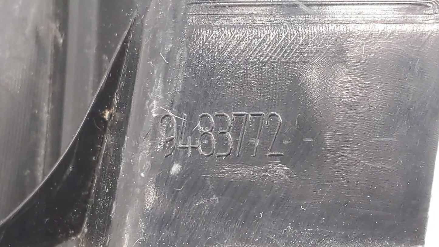 2003-2006 Volvo Xc90 Tail Light Assembly Passenger Right OEM P/N:9483772 30678221 Fits Fits 2003 2004 2005 2006 OEM Used Aut