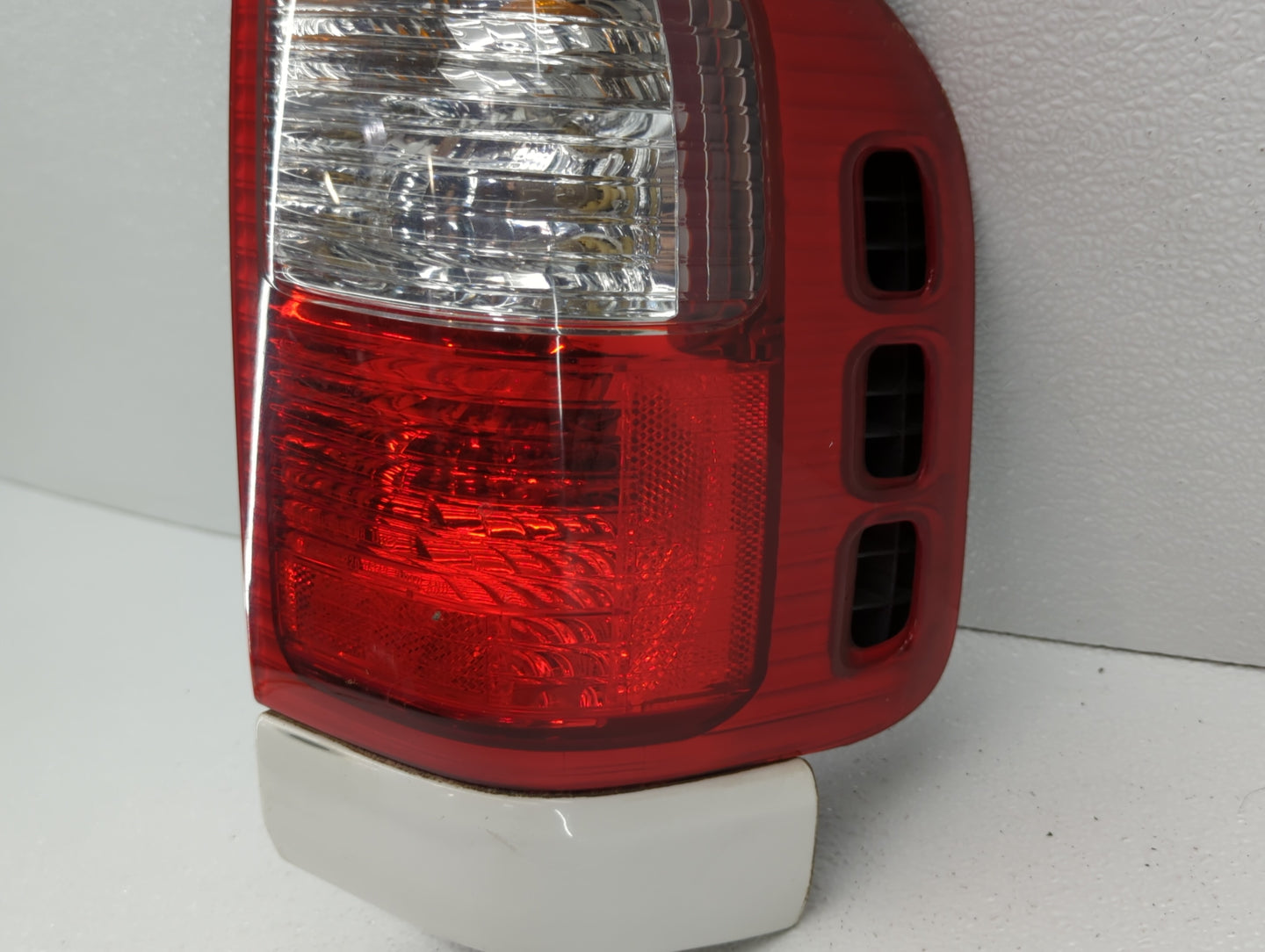 2003-2006 Volvo Xc90 Tail Light Assembly Passenger Right OEM P/N:9483772 30678221 Fits Fits 2003 2004 2005 2006 OEM Used Aut
