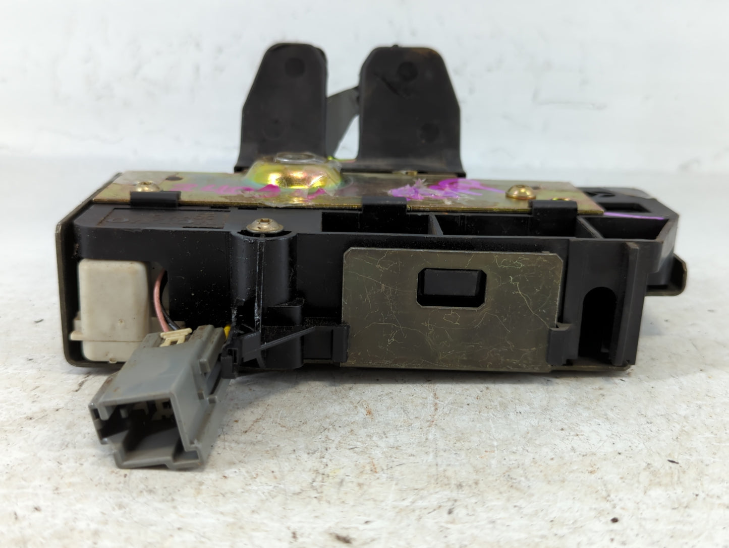 2004 Volvo Xc90 Door Latch - Oemusedautoparts1.com