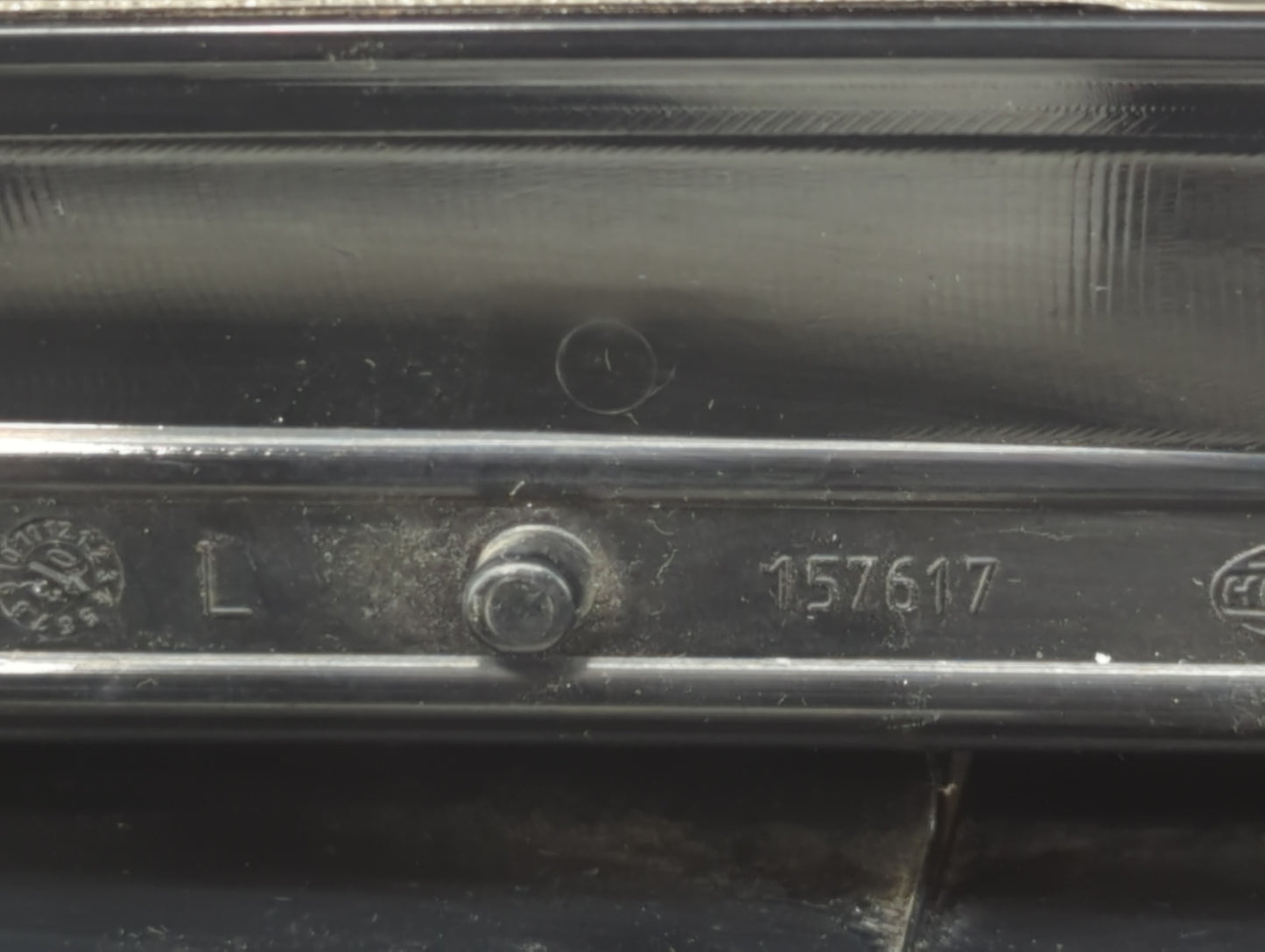 2003-2006 Volvo Xc90 Driver Left Side Deck Lid Mounted Tail Light - Oemusedautoparts1.com