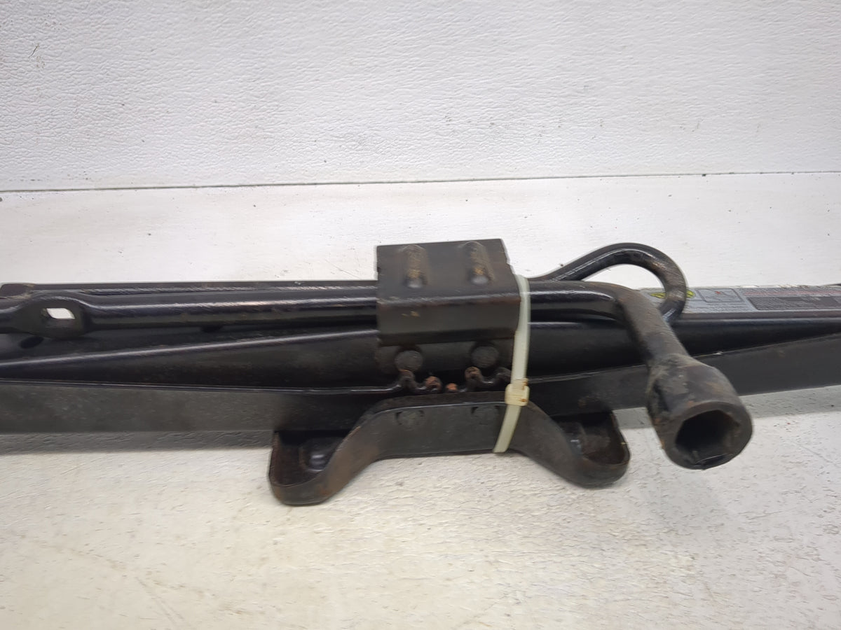 2005 Acura Mdx Spare Scissor Car Jack - Oemusedautoparts1.com