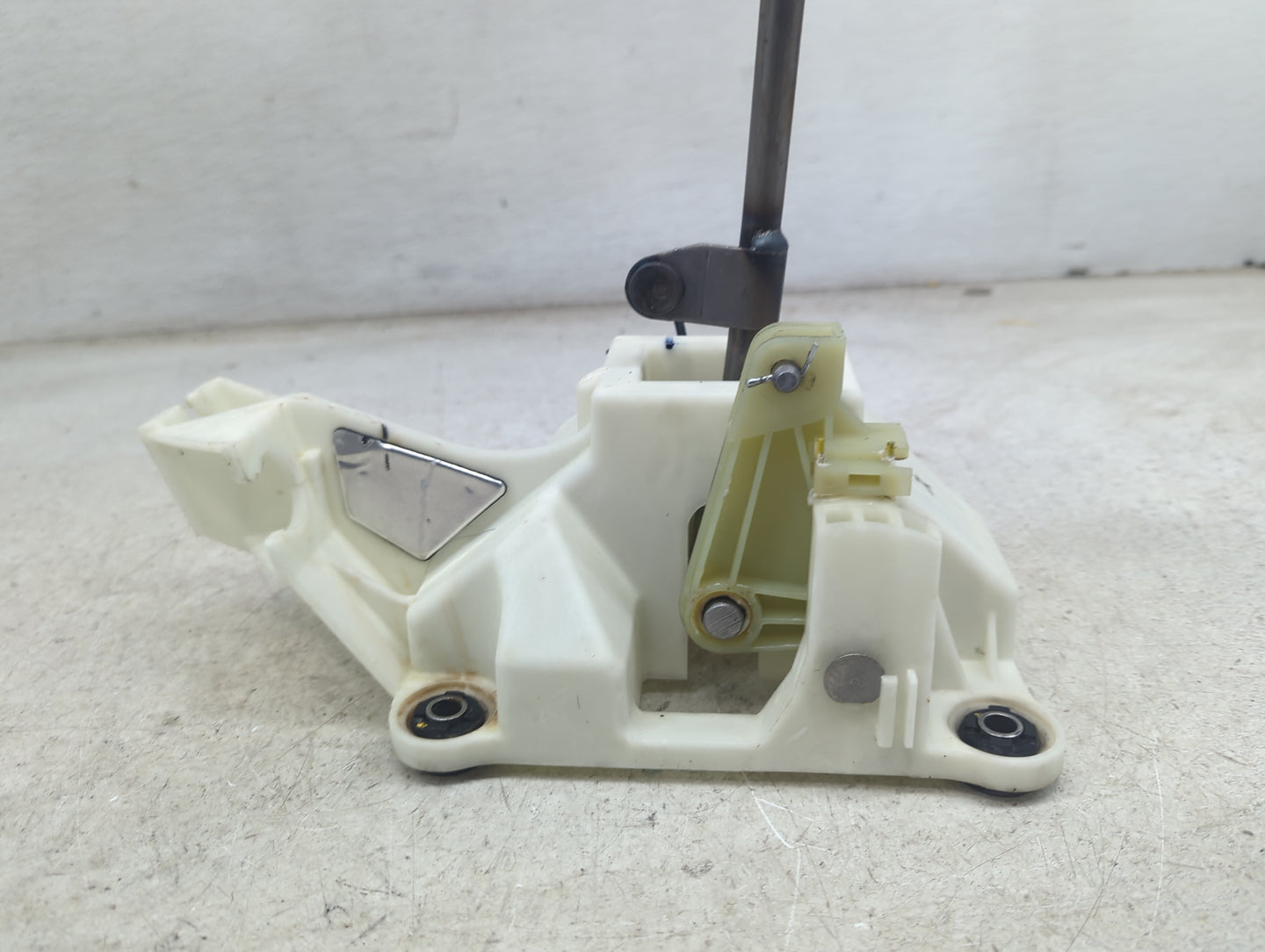 2005 Acura Rsx Floor Console Assembly Shifter - Oemusedautoparts1.com