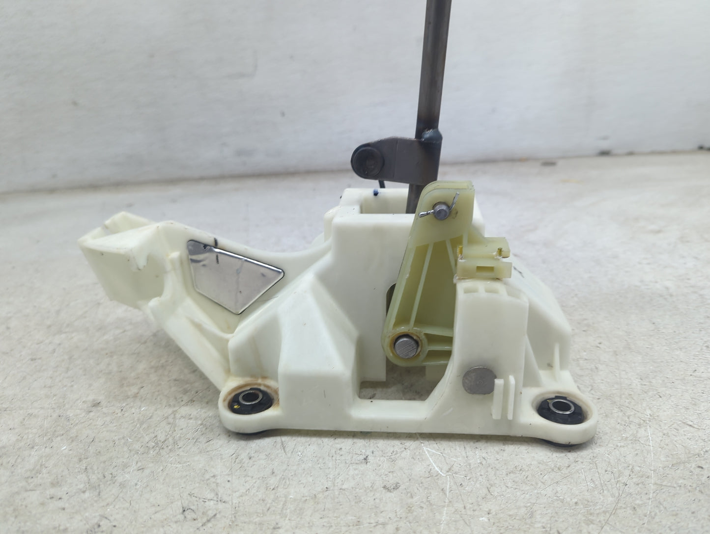 2005 Acura Rsx Floor Console Assembly Shifter - Oemusedautoparts1.com