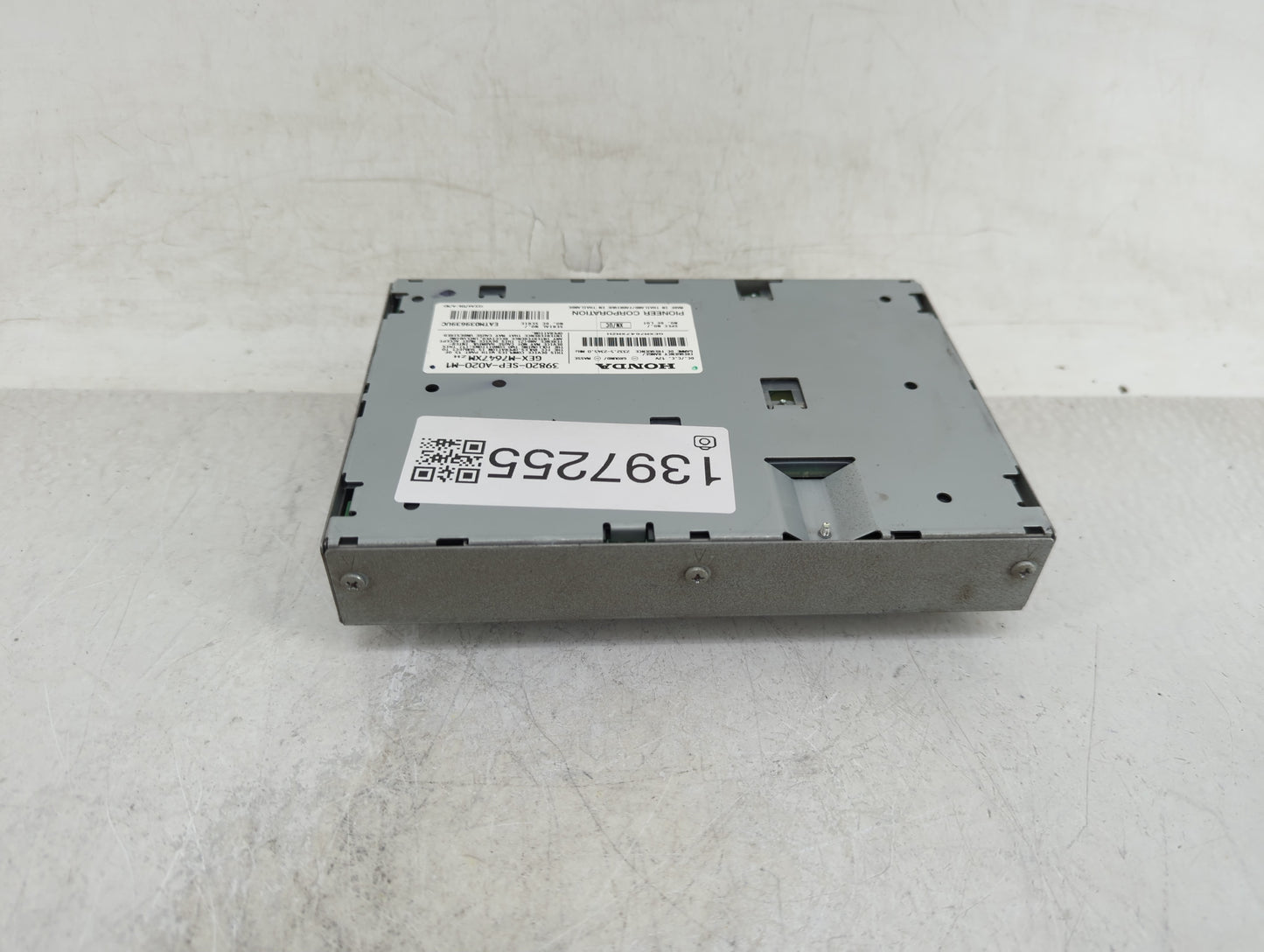 2004-2005 Acura Tl Radio AM FM Cd Player Receiver Replacement P/N:39820-SEP-A020-M1 Fits Fits 2004 2005 OEM Used Auto Parts 