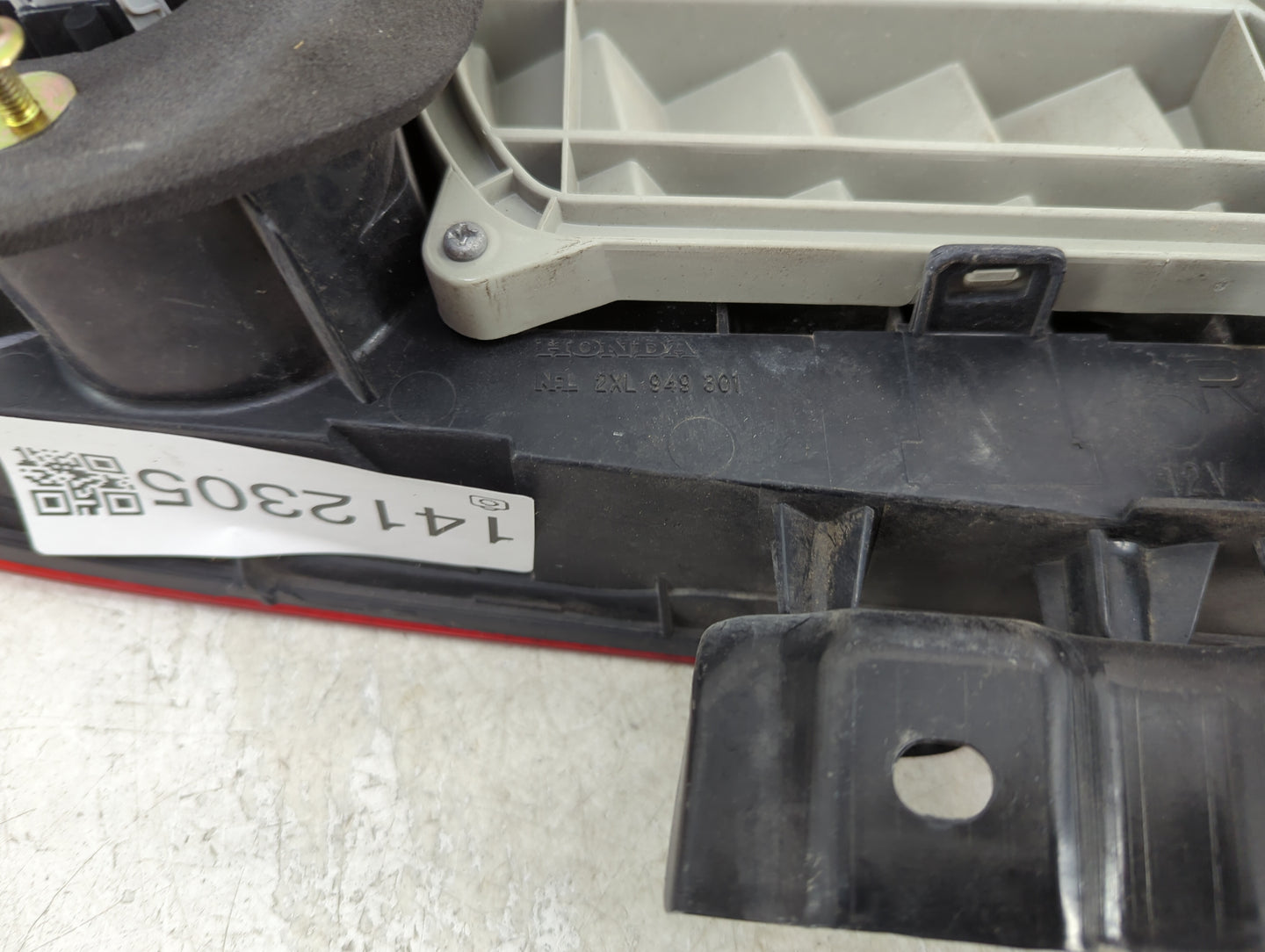 2004-2006 Acura Tl Tail Light Assembly Passenger Right OEM P/N:949 301-18 949 301-20 Fits Fits 2004 2005 2006 OEM Used Auto 