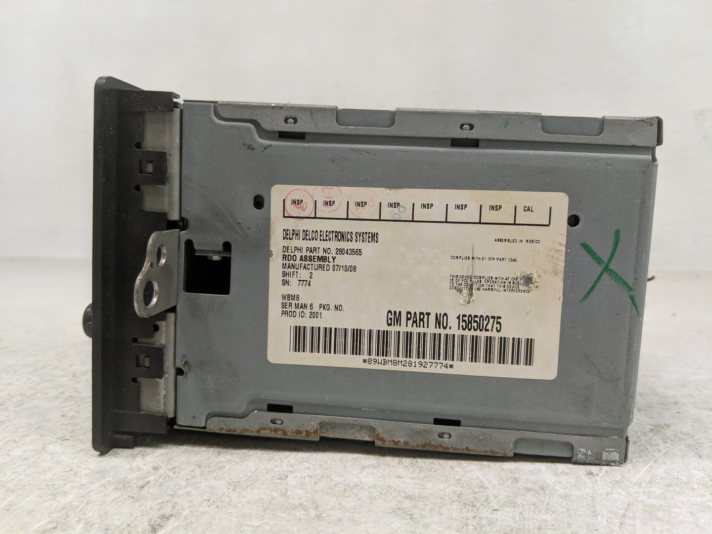 2005 Aftermarket Gmc Radio AM FM Cd Player Receiver Replacement P/N:15850275 Fits OEM Used Auto Parts - Oemusedautoparts1.co
