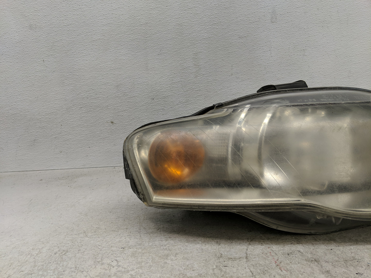 2003-2006 Audi A4 Passenger Right Oem Head Light Headlight Lamp - Oemusedautoparts1.com