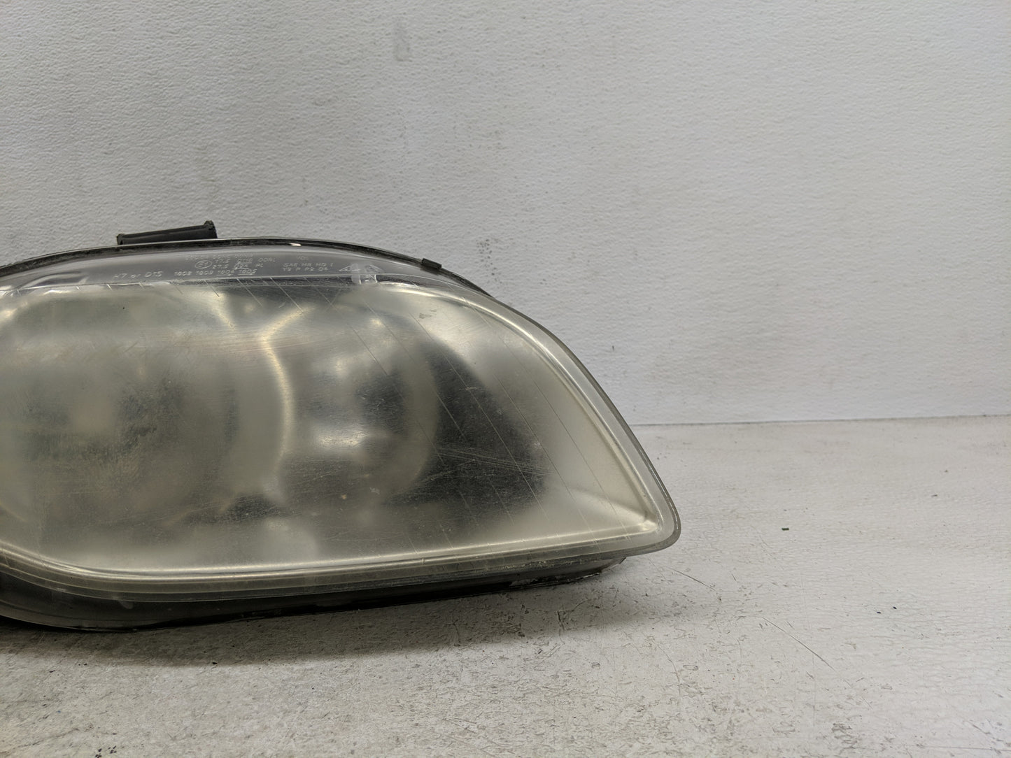 2003-2006 Audi A4 Passenger Right Oem Head Light Headlight Lamp - Oemusedautoparts1.com