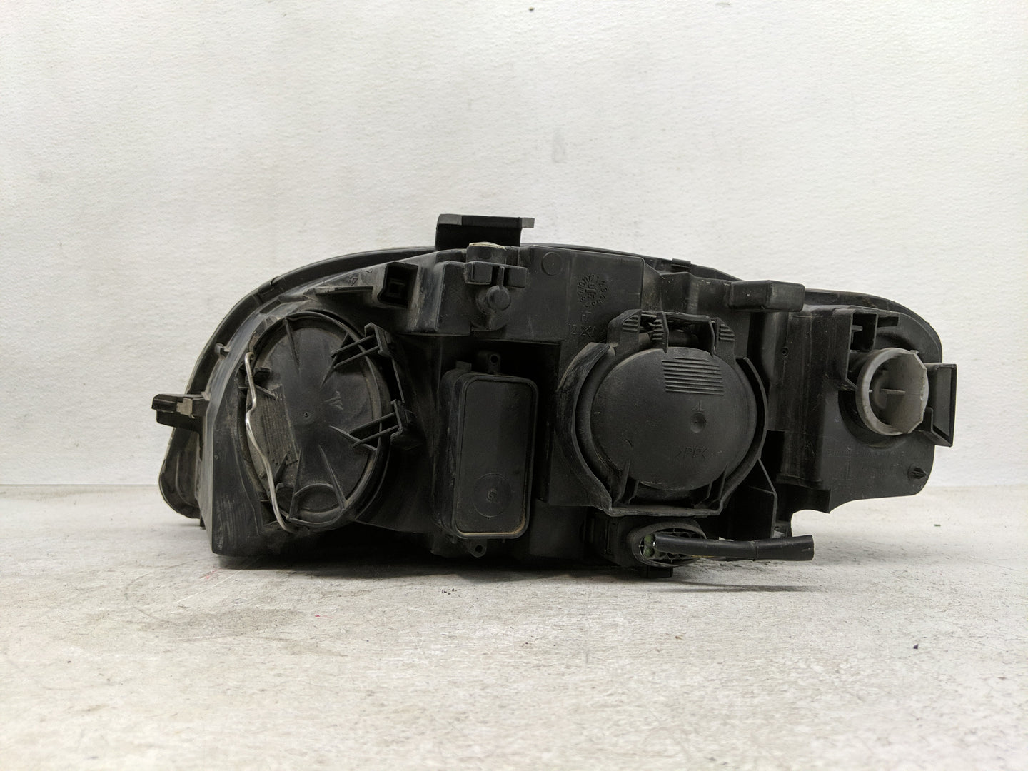 2003-2006 Audi A4 Passenger Right Oem Head Light Headlight Lamp - Oemusedautoparts1.com