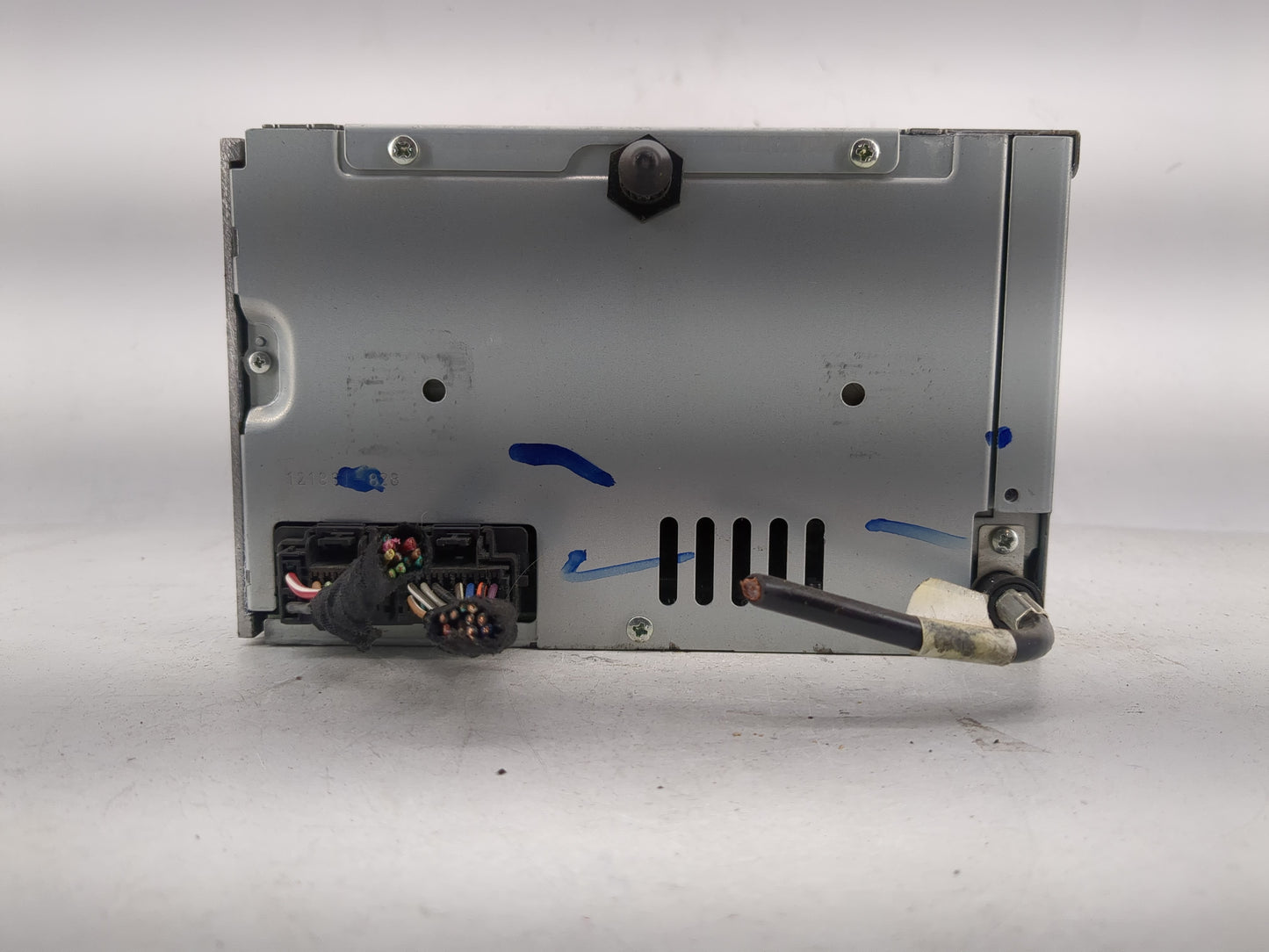 2005 Audi A4 Radio AM FM Cd Player Receiver Replacement P/N:25776334 Fits OEM Used Auto Parts - Oemusedautoparts1.com