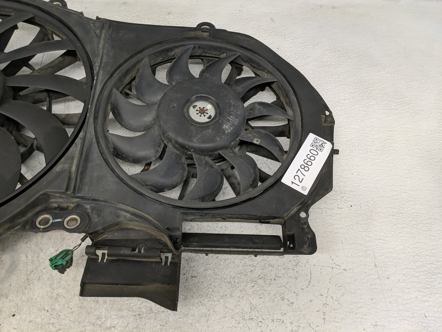 2005 Audi A4 Electric Radiator Cooling Fan Motor Assembly P/N:8E0121205P 873476C Fits OEM Used Auto Parts - Oemusedautoparts