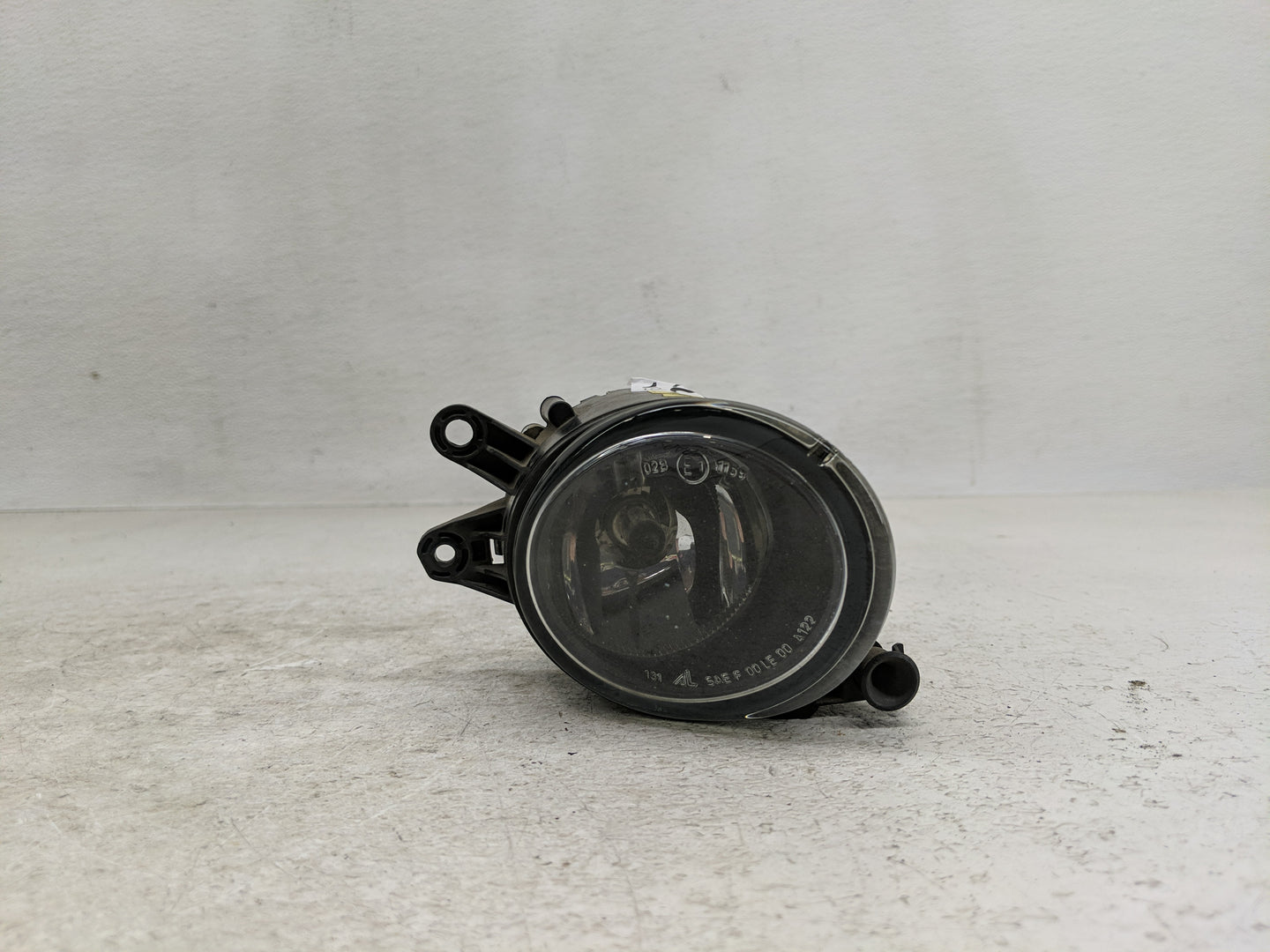2002-2005 Audi A4 Passenger Right Oem Front Light Lamp - Oemusedautoparts1.com