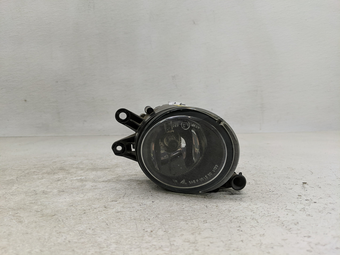 2002-2005 Audi A4 Passenger Right Oem Front Light Lamp - Oemusedautoparts1.com