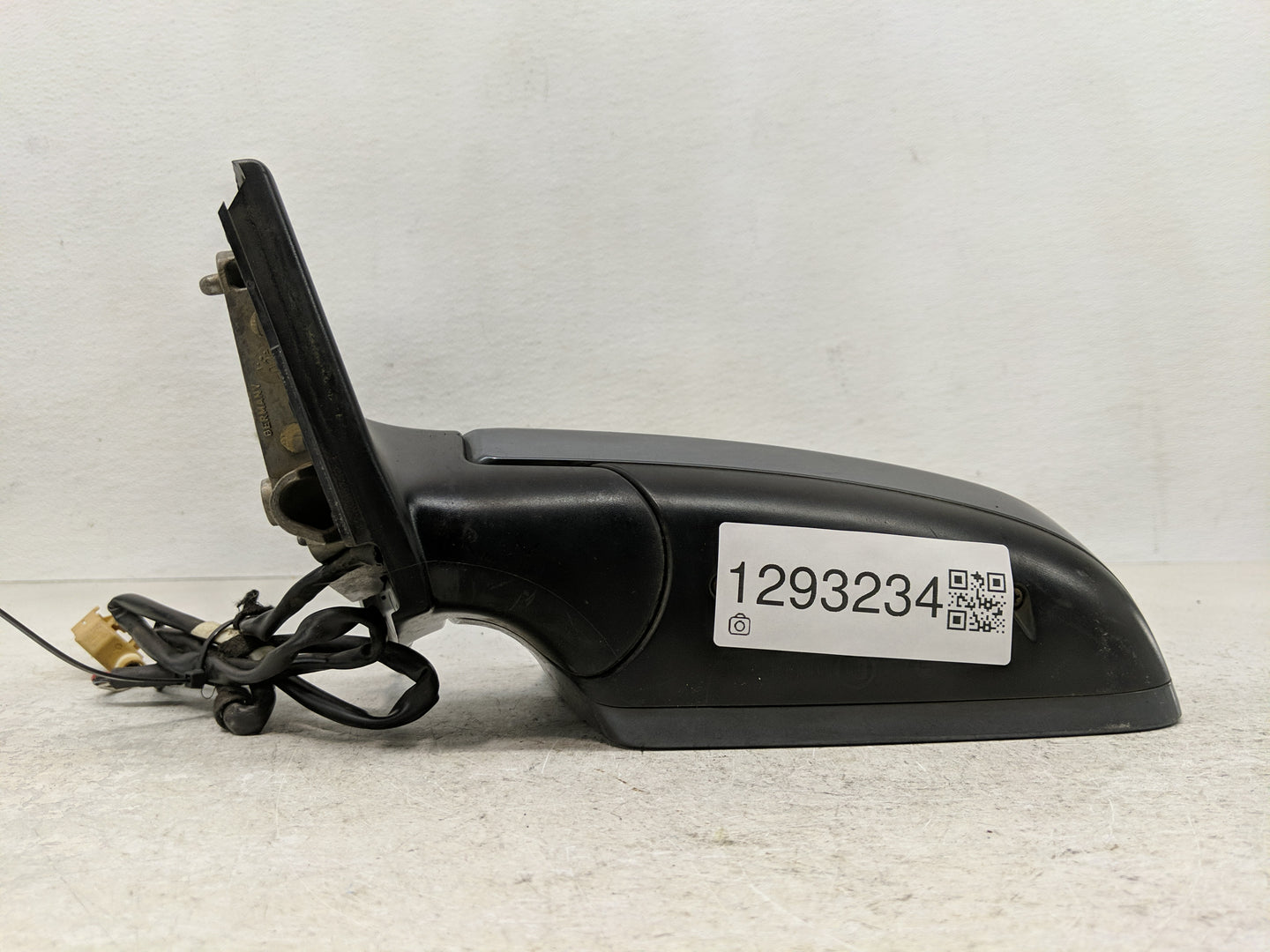 2002-2008 Audi A4 Driver Side View Mirror - Left Door Mirror OEM Used - Oemusedautoparts1.com