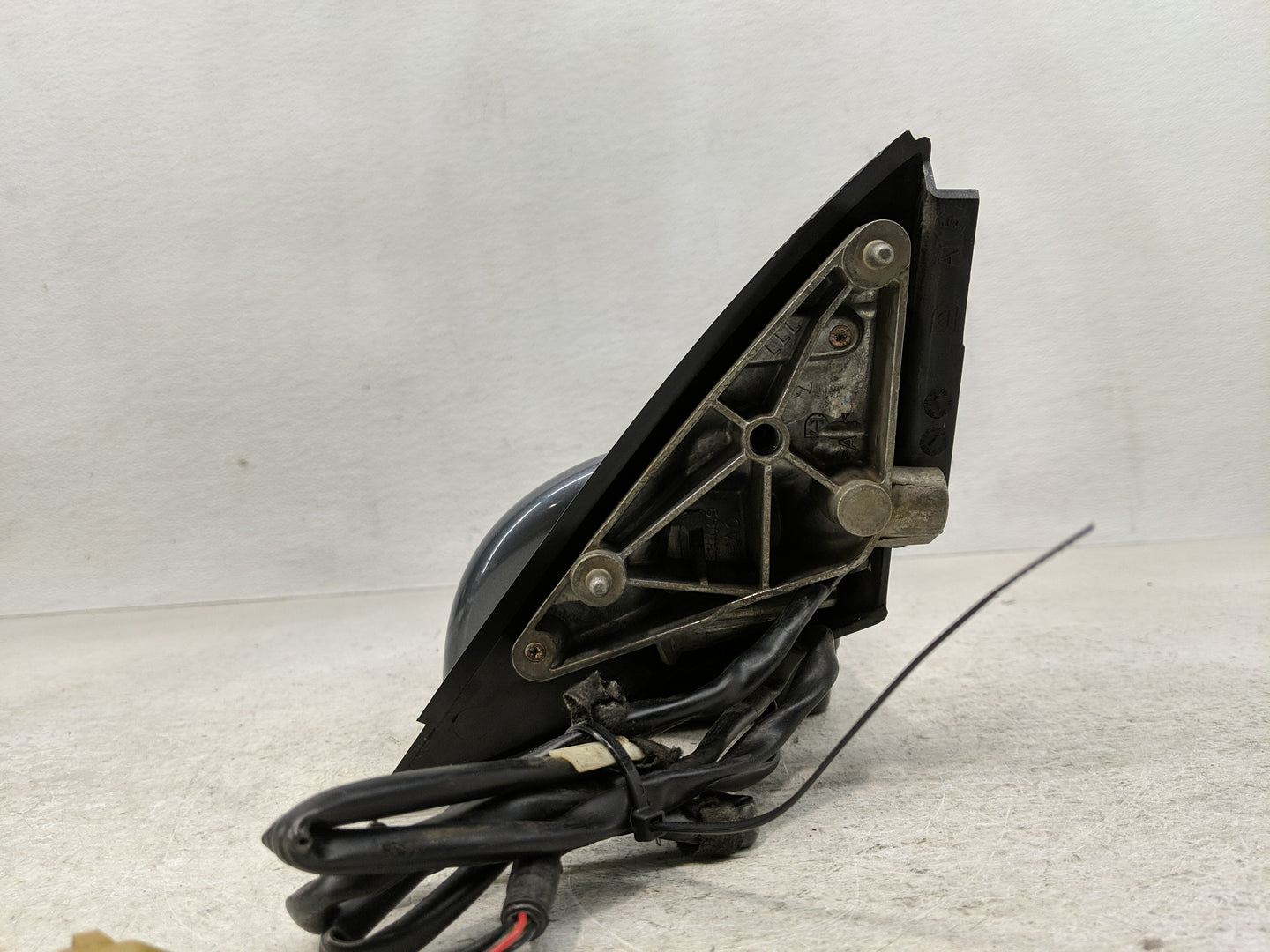 2002-2008 Audi A4 Driver Side View Mirror - Left Door Mirror OEM Used - Oemusedautoparts1.com