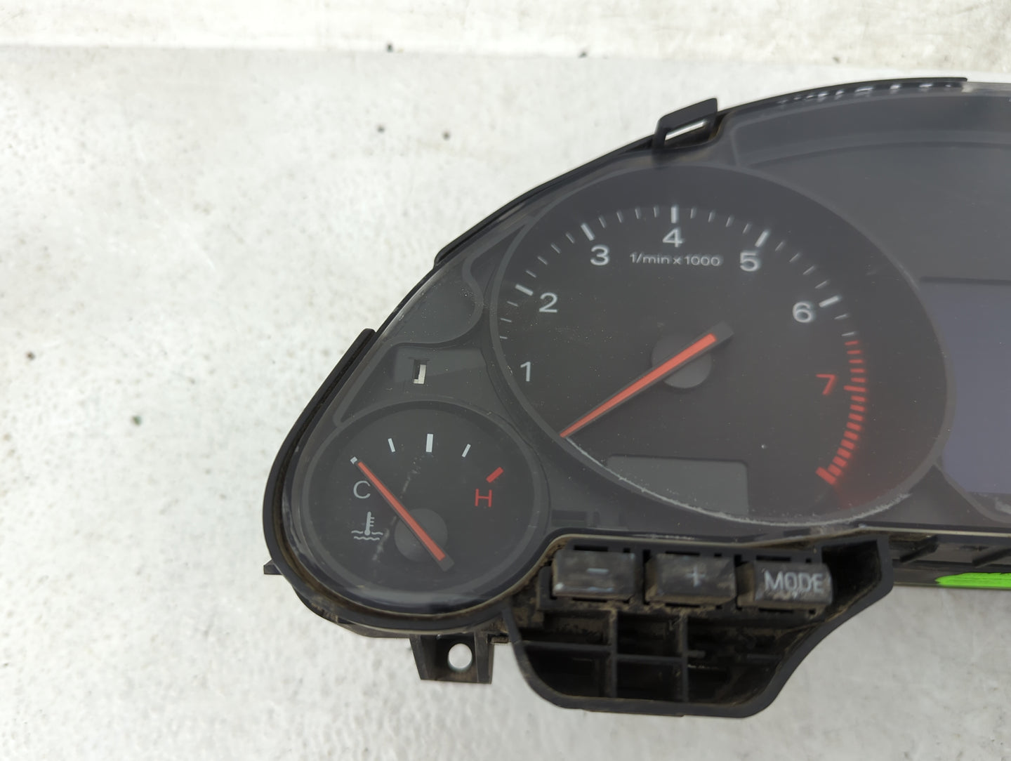 2003-2005 Audi A4 Instrument Cluster Speedometer Gauges P/N:8E0920900E Fits Fits 2003 2004 2005 OEM Used Auto Parts - Oemuse
