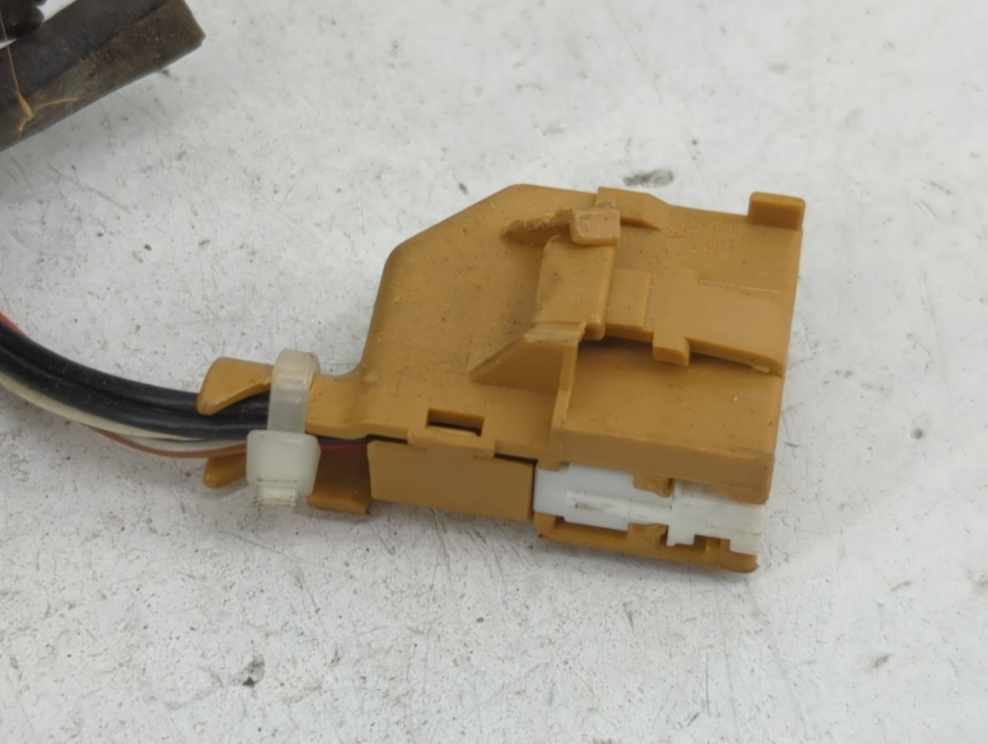 2002-2008 Audi A4 Driver Side View Mirror - Left Door Mirror OEM Used - Oemusedautoparts1.com