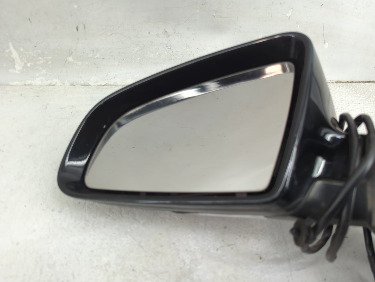 2002-2008 Audi A4 Driver Side View Mirror - Left Door Mirror OEM Used - Oemusedautoparts1.com