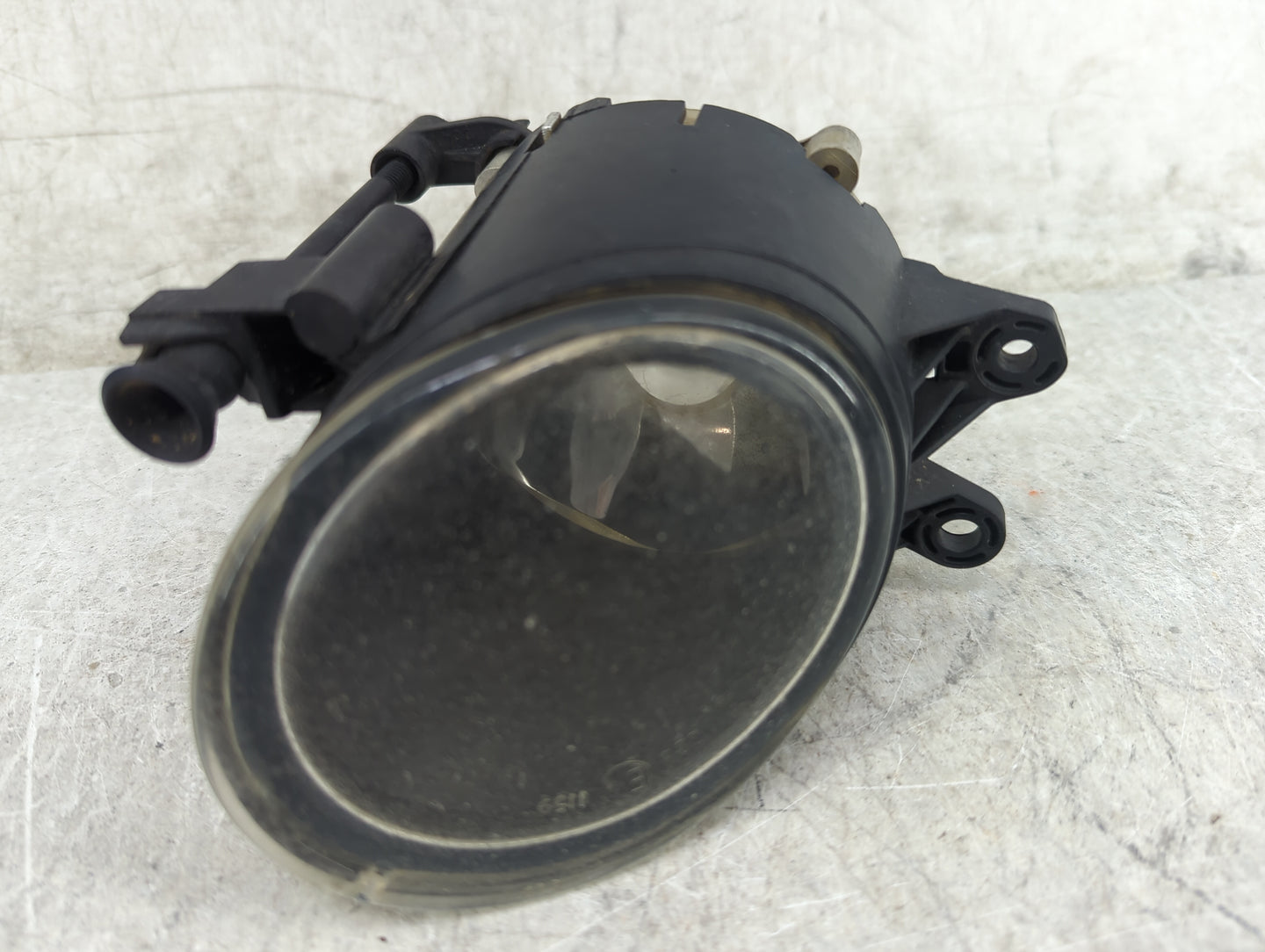 2002-2005 Audi A4 Passenger Right Oem Fog Light Lamp Black - Oemusedautoparts1.com