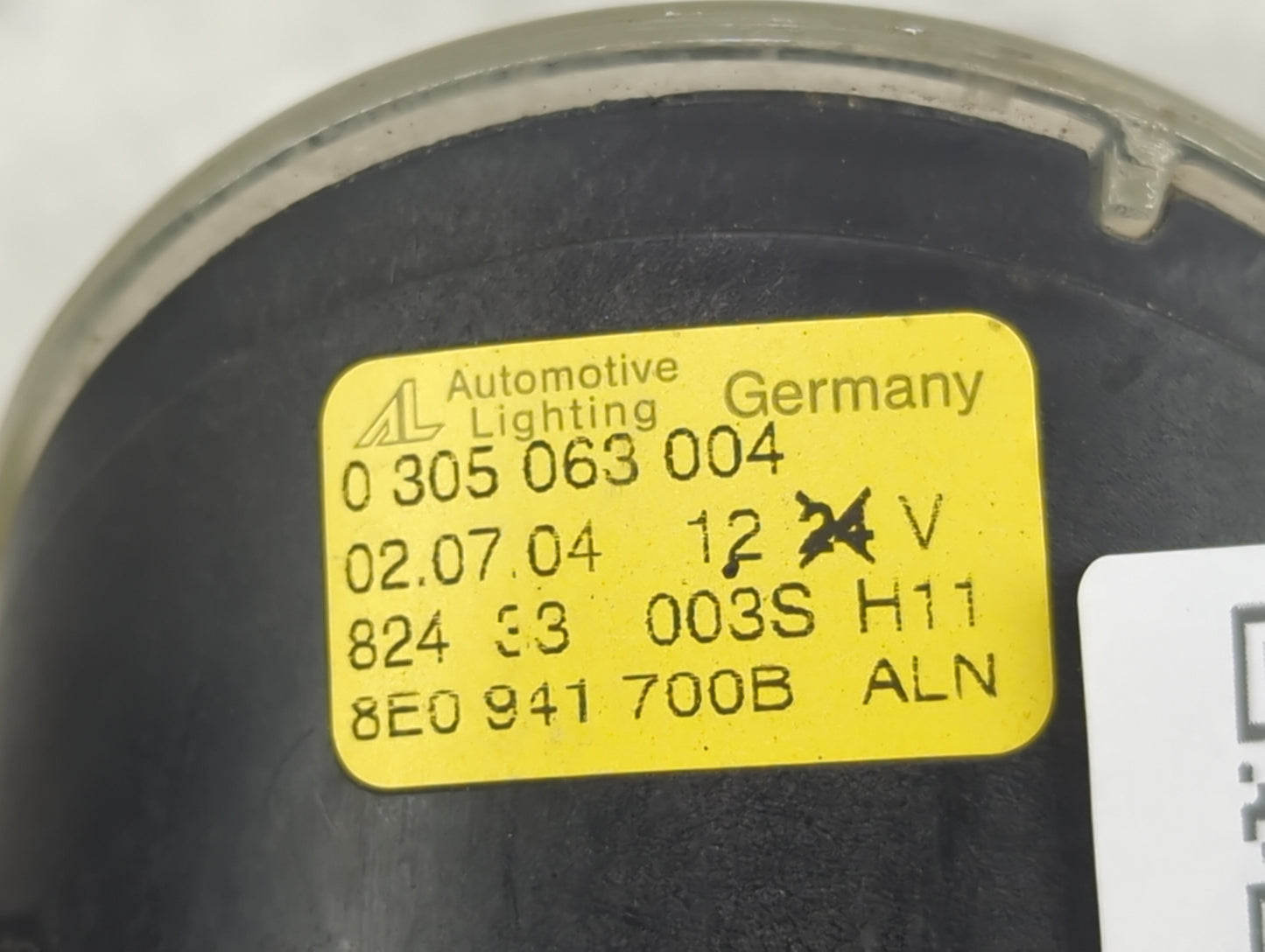 2002-2005 Audi A4 Passenger Right Oem Fog Light Lamp Black - Oemusedautoparts1.com