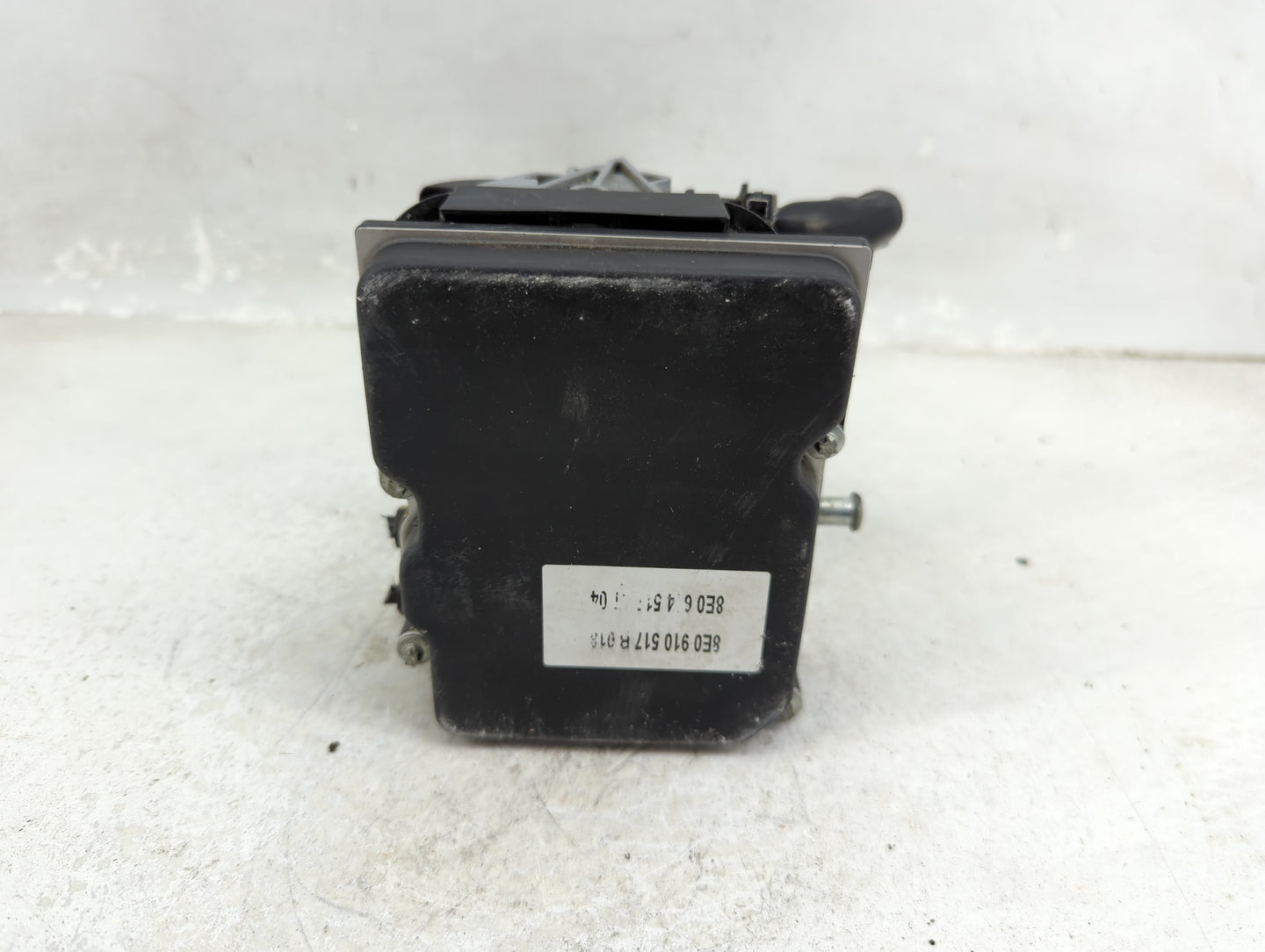 2005 Audi A4 ABS Pump Control Module Replacement P/N:8E0 910 517 Fits OEM Used Auto Parts - Oemusedautoparts1.com