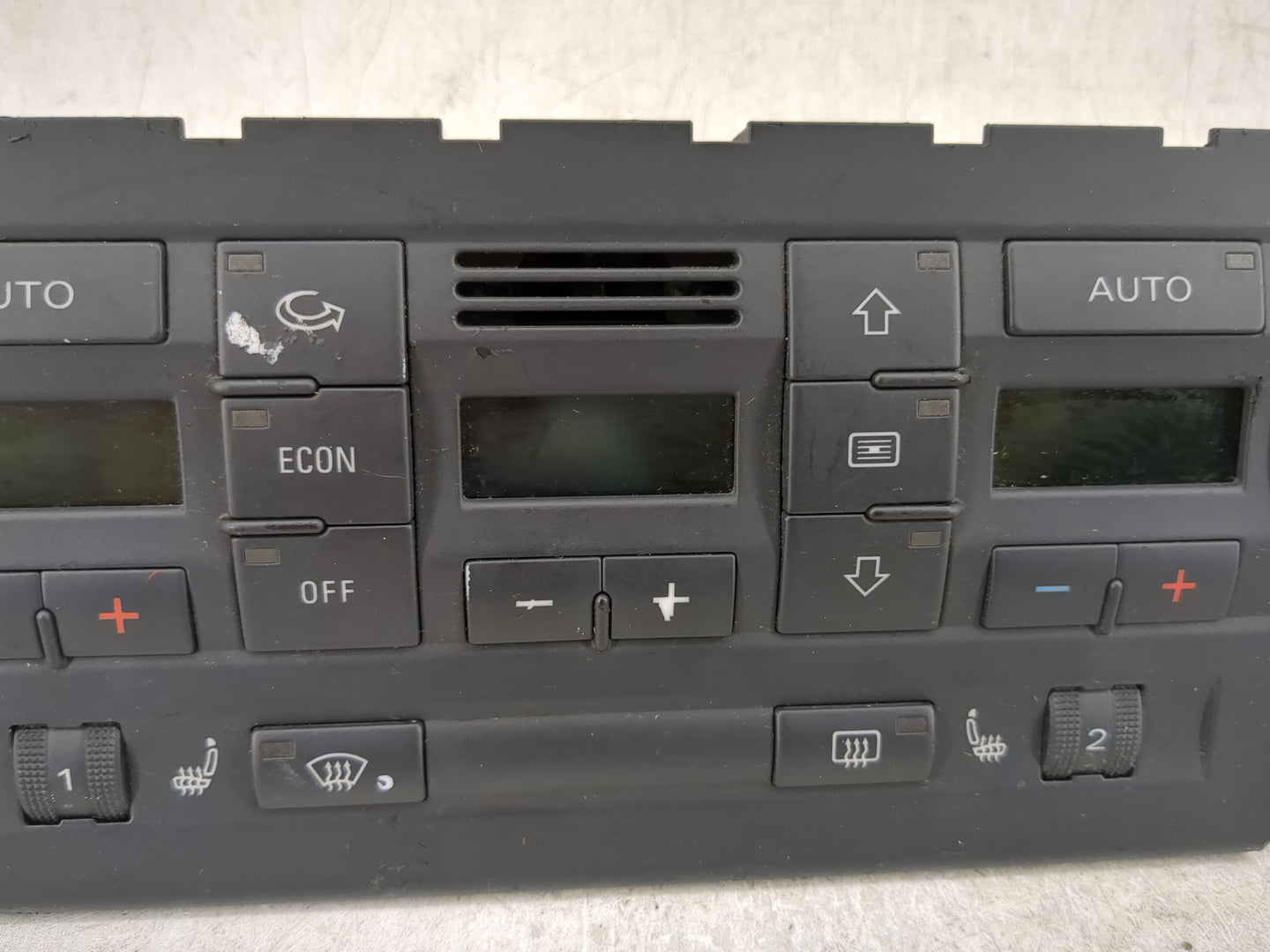 2002-2005 Audi A4 Climate Control Module Temperature AC/Heater Replacement P/N:8E0 820 043 AD 8E0 820 043 AM Fits OEM Used A