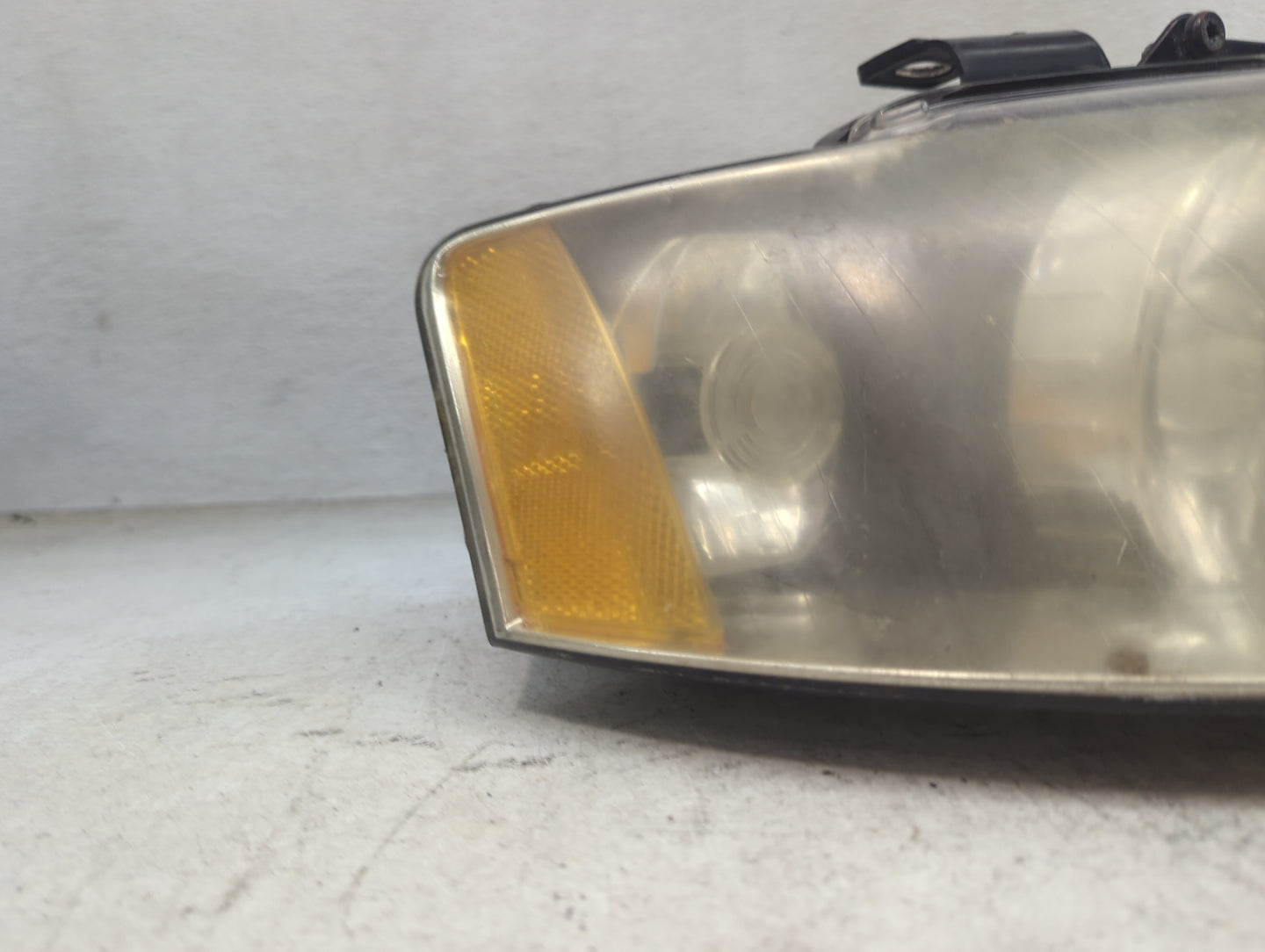 2002-2005 Audi A4 Passenger Right Oem Head Light Headlight Lamp - Oemusedautoparts1.com