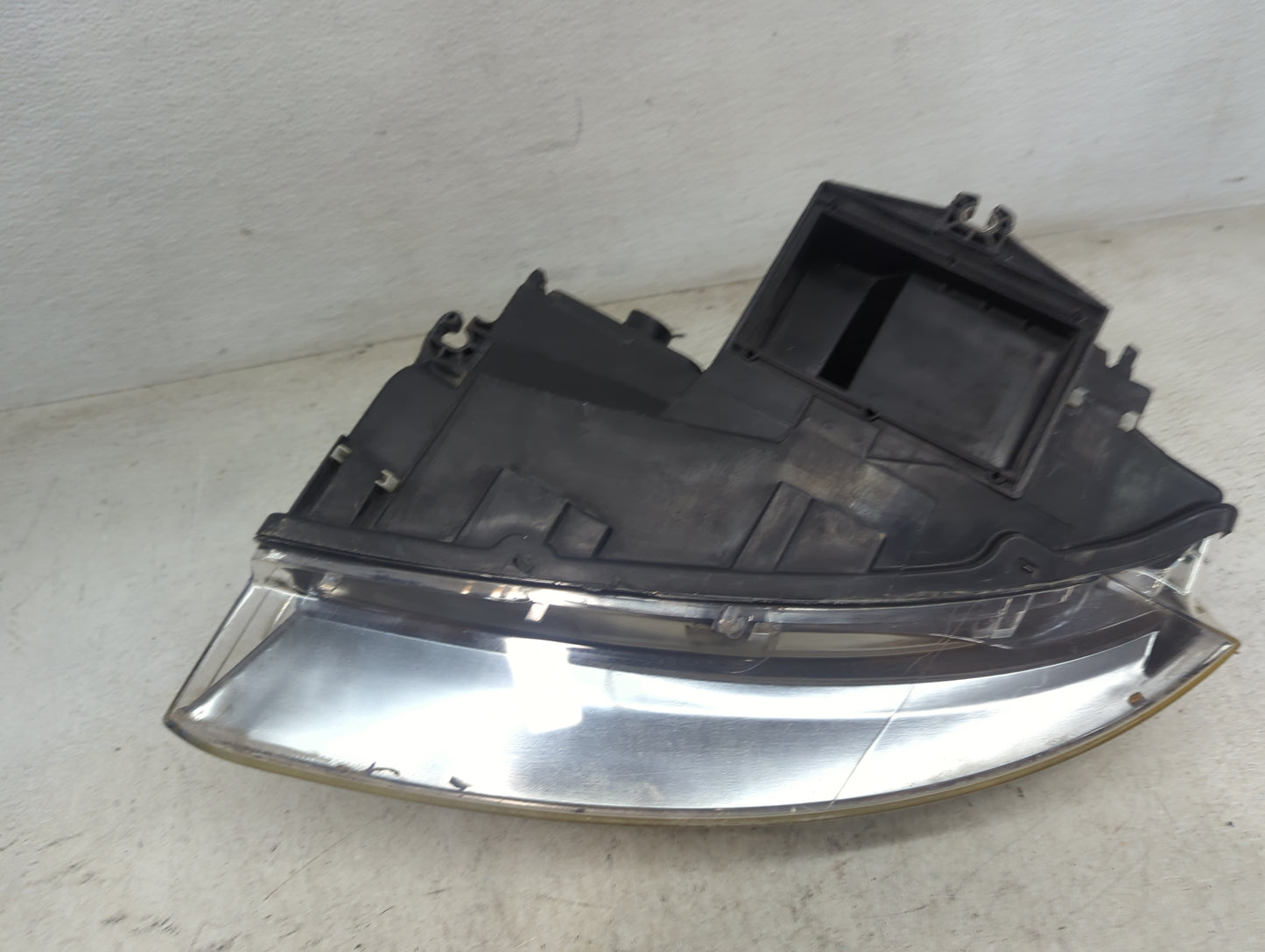 2002-2005 Audi A4 Passenger Right Oem Head Light Headlight Lamp - Oemusedautoparts1.com