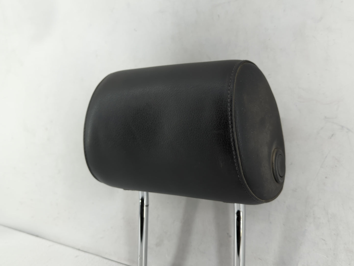 2002-2005 Audi A4 Headrest Head Rest Rear Seat Fits Fits 2002 2003 2004 2005 OEM Used Auto Parts - Oemusedautoparts1.com