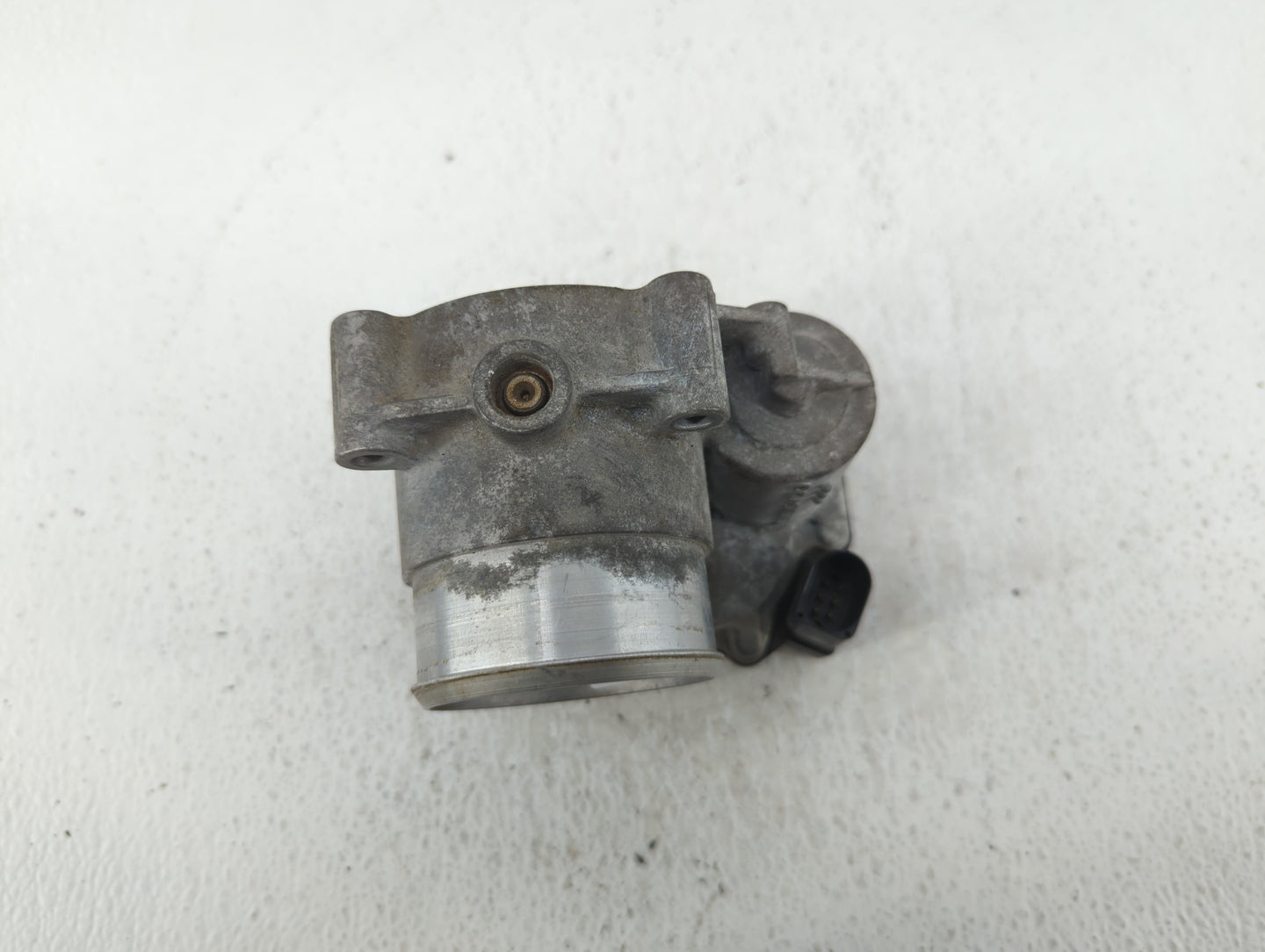 2005-2016 Audi A4 Throttle Body P/N:06F 133 062 E Fits OEM Used Auto Parts - Oemusedautoparts1.com