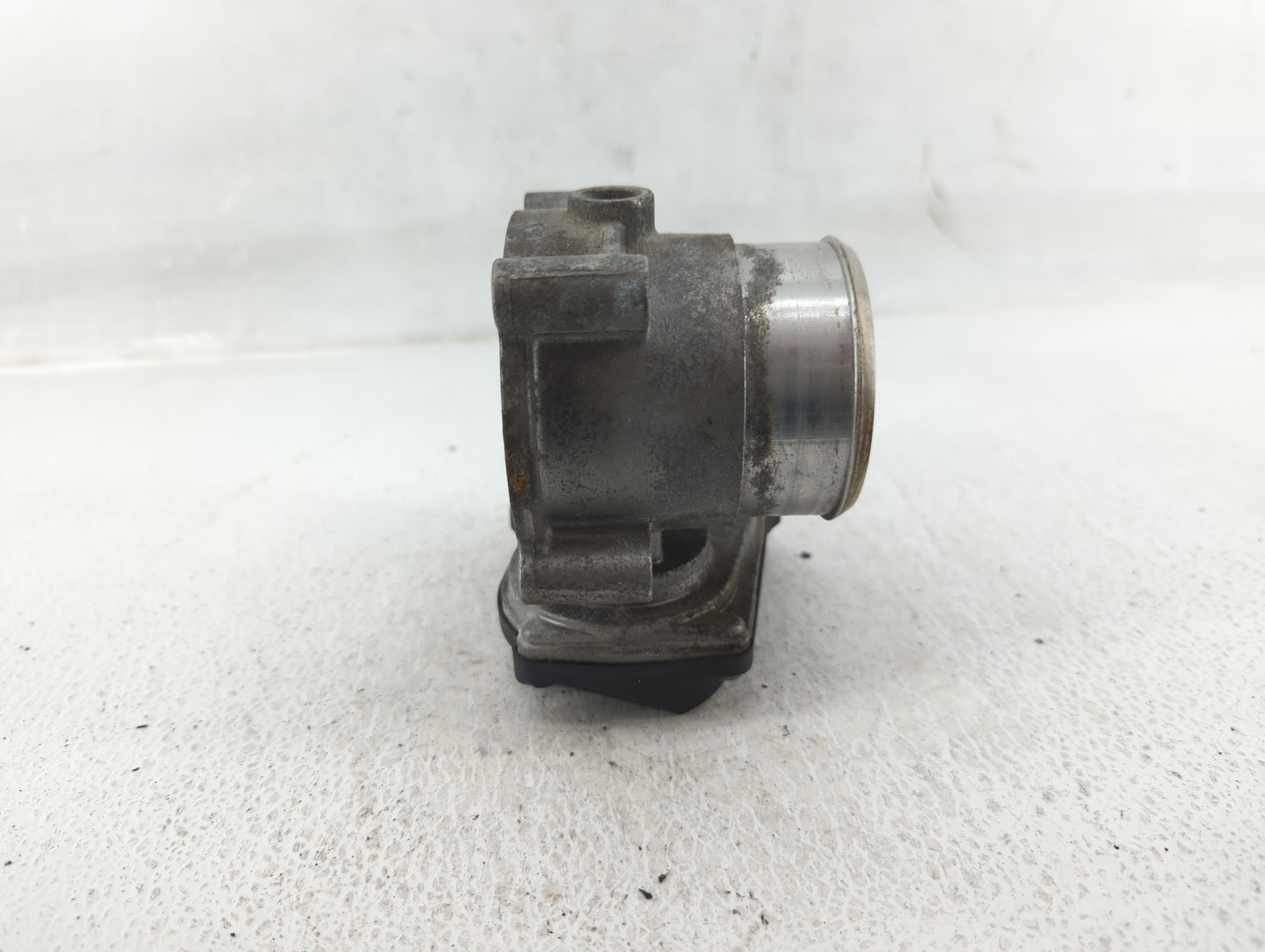 2005-2016 Audi A4 Throttle Body P/N:06F 133 062 E Fits OEM Used Auto Parts - Oemusedautoparts1.com