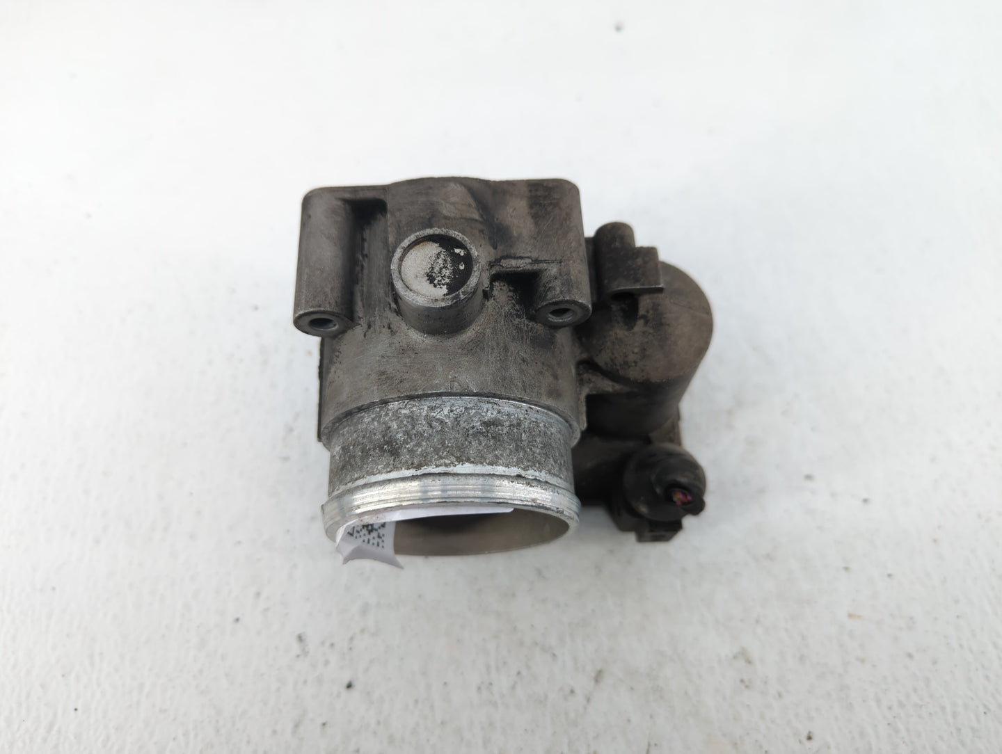 2000-2006 Audi A4 Throttle Body P/N:06B 133 062 M Fits Fits 1999 2000 2001 2002 2003 2004 2005 2006 OEM Used Auto Parts - Oe