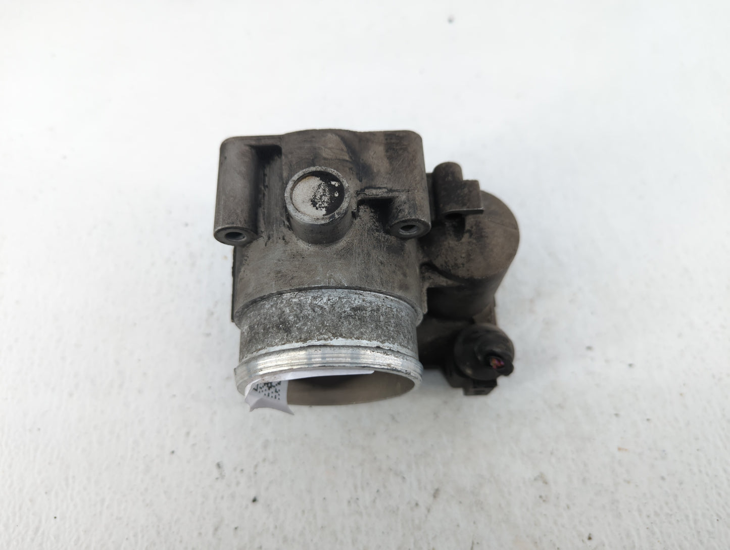 2000-2006 Audi A4 Throttle Body P/N:06B 133 062 M Fits Fits 1999 2000 2001 2002 2003 2004 2005 2006 OEM Used Auto Parts - Oe