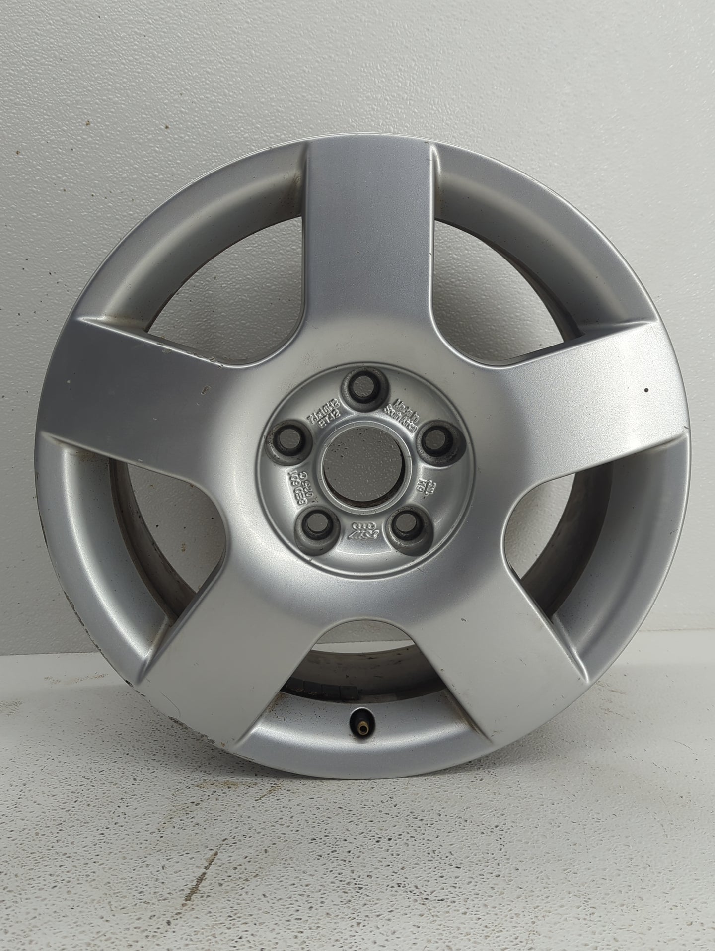 2002-2005 Audi A4 Oem Wheel Rim - Oemusedautoparts1.com