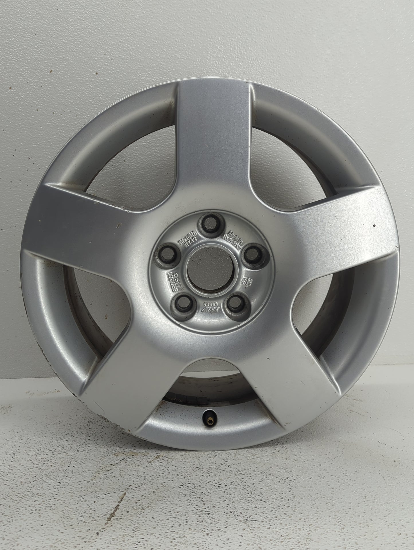 2002-2005 Audi A4 Oem Wheel Rim - Oemusedautoparts1.com