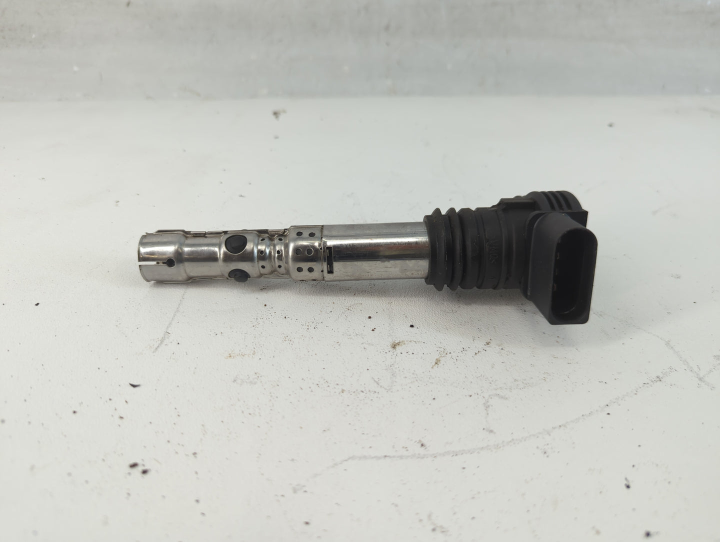 2004-2005 Audi A4 Ignition Coil Igniter Pack - Oemusedautoparts1.com