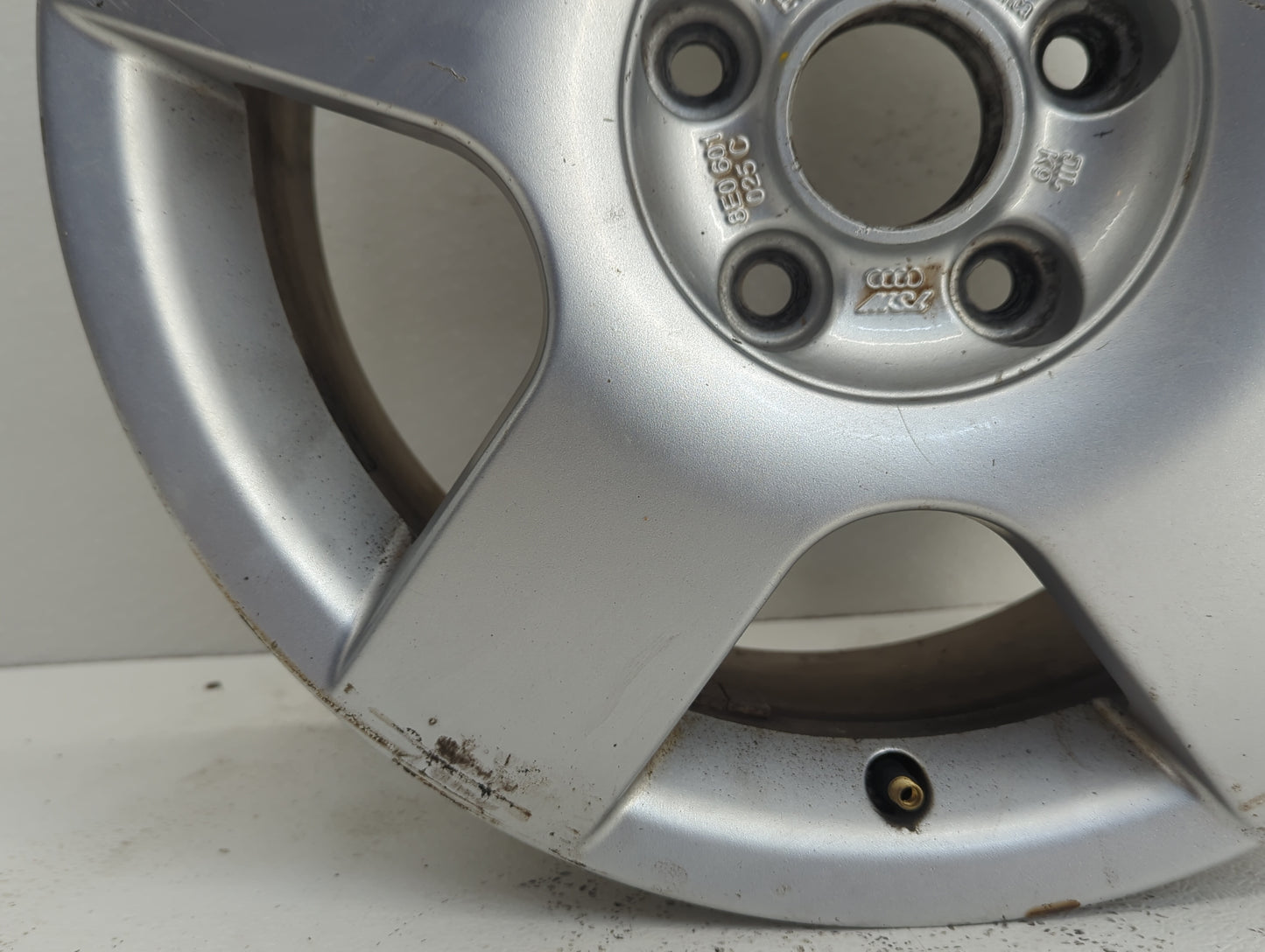 2002-2005 Audi A4 Oem Wheel Rim Silver 911759 - Oemusedautoparts1.com