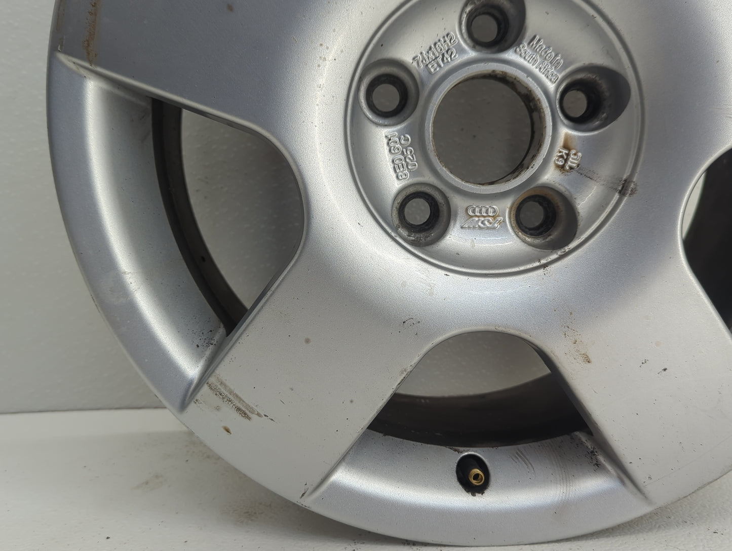 2002-2005 Audi A4 Oem Wheel Rim Silver 911907 - Oemusedautoparts1.com
