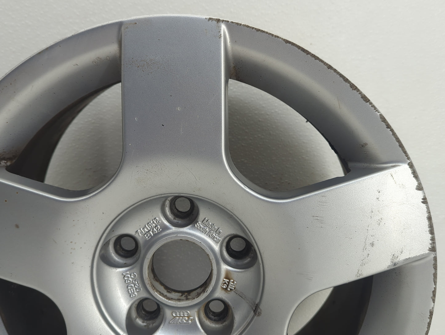 2002-2005 Audi A4 Oem Wheel Rim Silver 911907 - Oemusedautoparts1.com