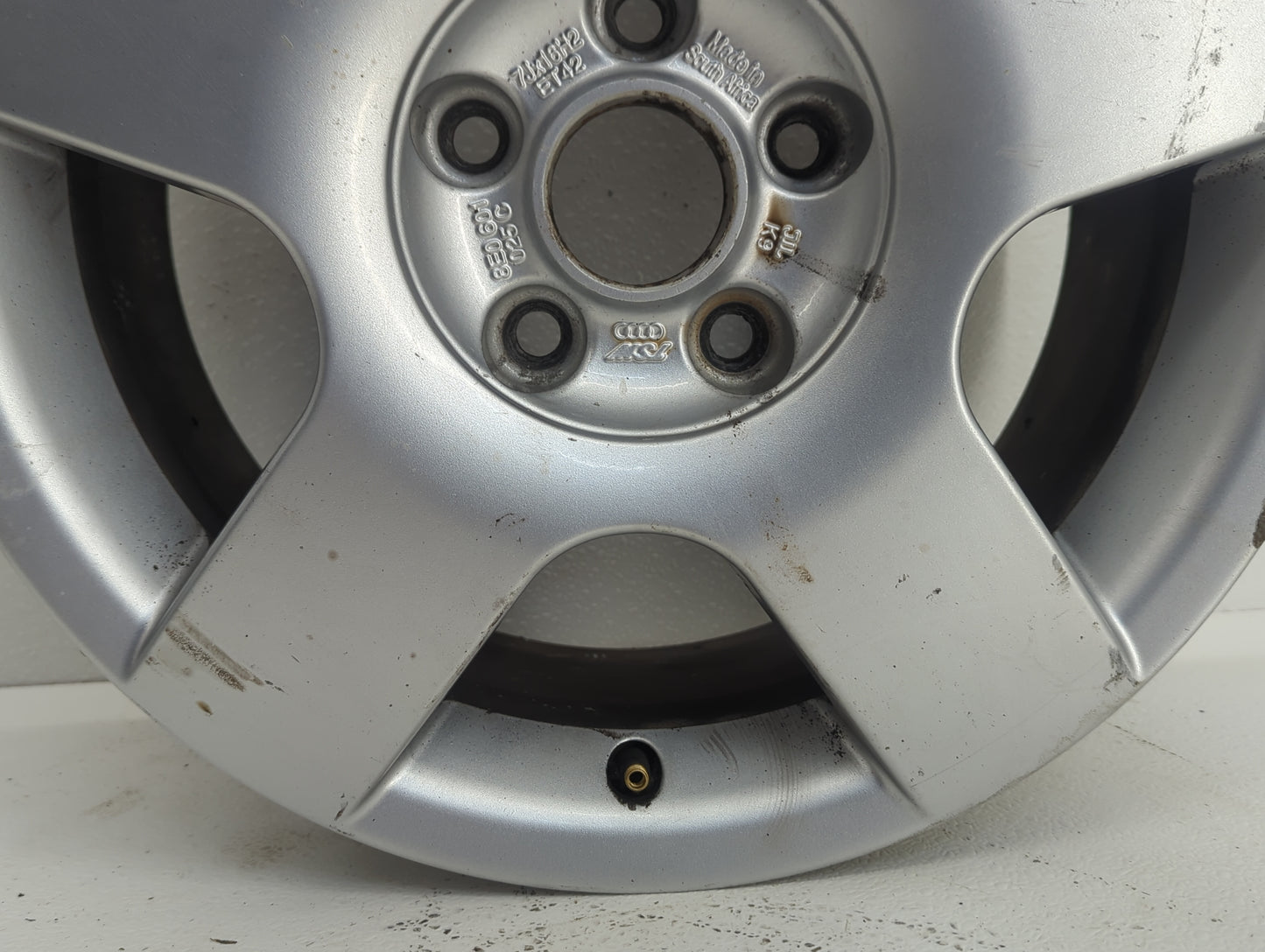 2002-2005 Audi A4 Oem Wheel Rim Silver 911907 - Oemusedautoparts1.com