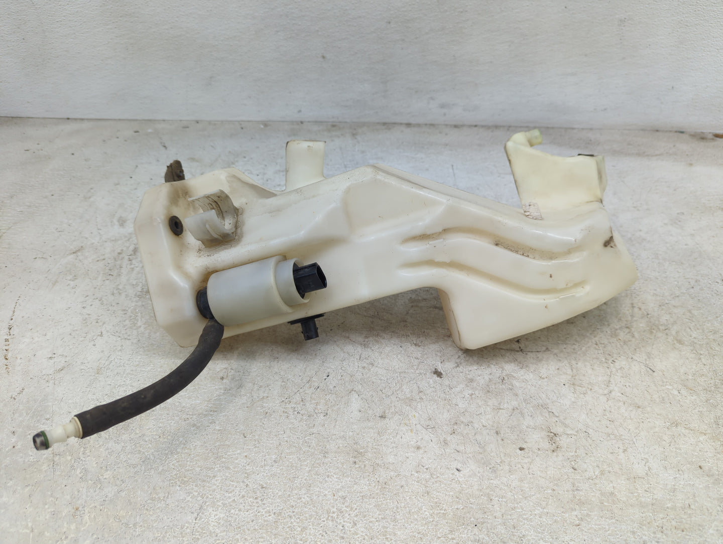 2004-2005 Audi S4 Windshield Washer Fluid Reservoir Bottle Oem - Oemusedautoparts1.com