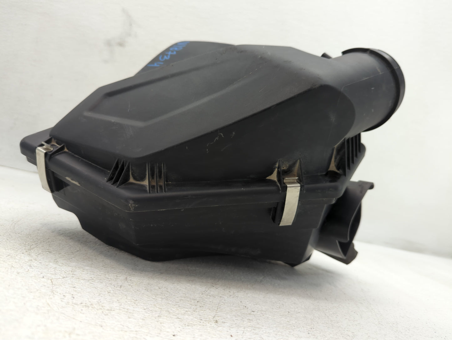 2001-2005 Bmw 320i Air Cleaner Intake-duct Hose Tube - Oemusedautoparts1.com