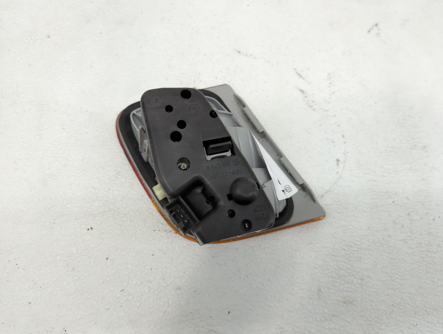 2002-2005 Bmw 325i Tail Light Assembly Passenger Right OEM P/N:6 907 938 Fits Fits 2002 2003 2004 2005 OEM Used Auto Parts -
