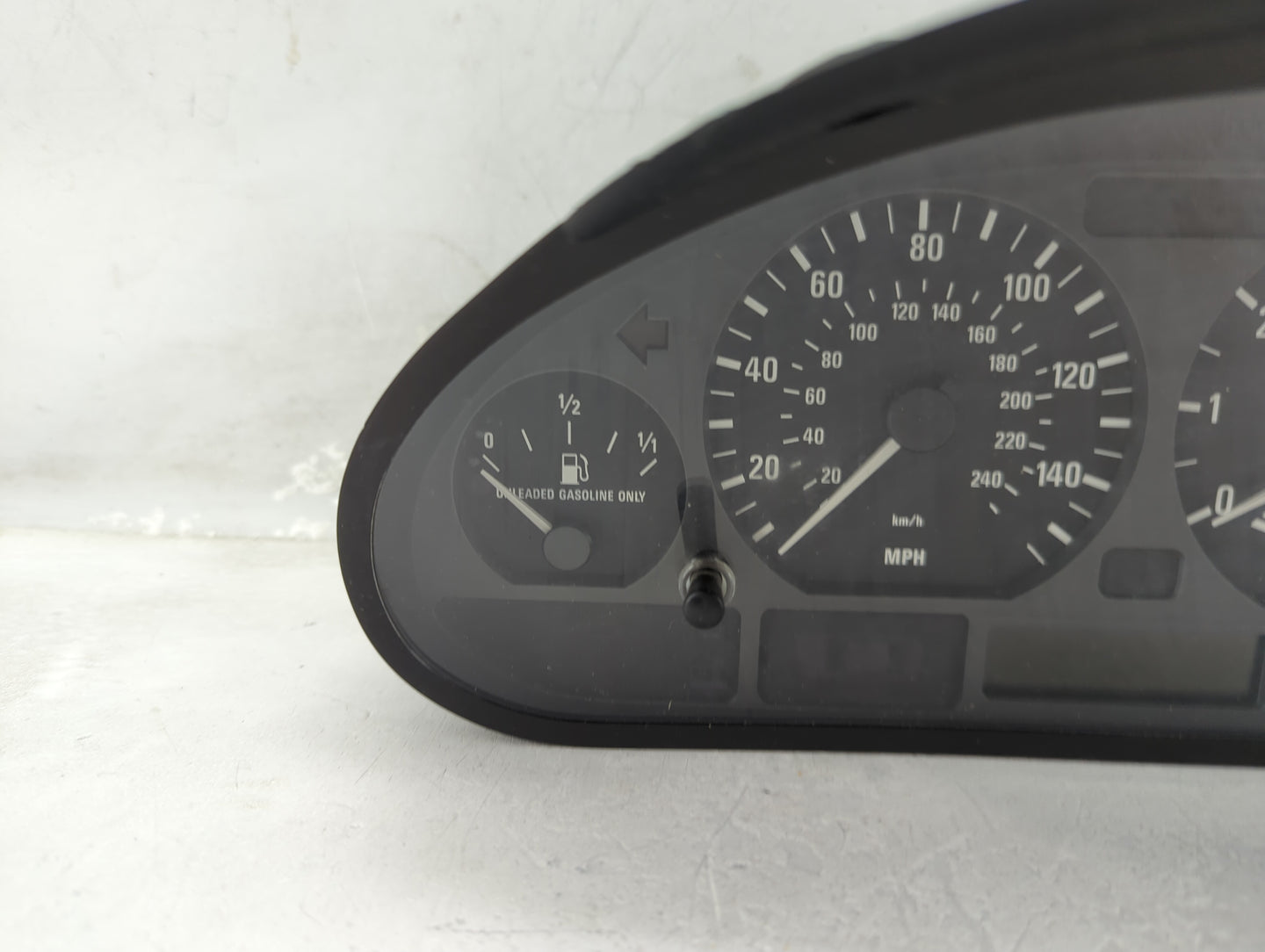 2003-2005 Bmw 325i Instrument Cluster Speedometer Gauges P/N:6 940 877 Miles: Fits Fits 2003 2004 2005 OEM Used Auto Parts -
