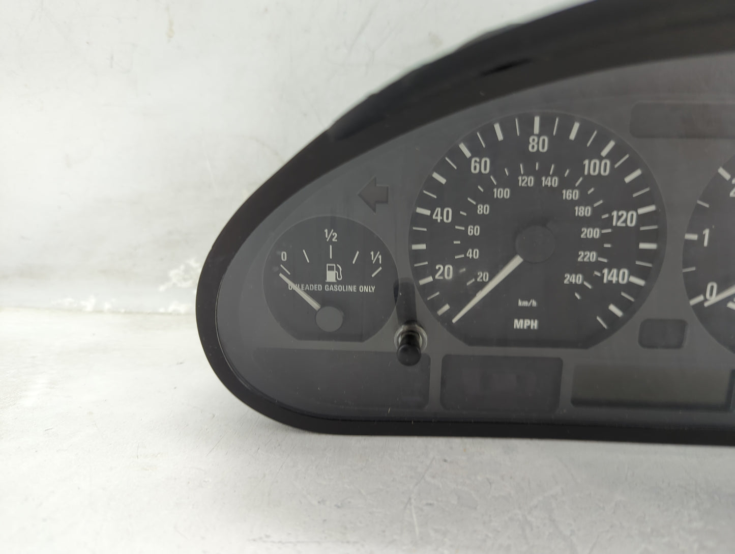 2003-2005 Bmw 325i Instrument Cluster Speedometer Gauges P/N:6 940 877 Miles: Fits Fits 2003 2004 2005 OEM Used Auto Parts -