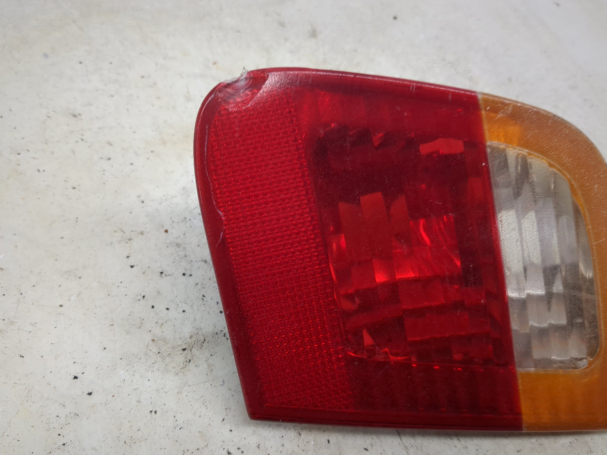 2002-2005 Bmw 325i Passenger Right Side Deck Lid Mounted Tail Light - Oemusedautoparts1.com