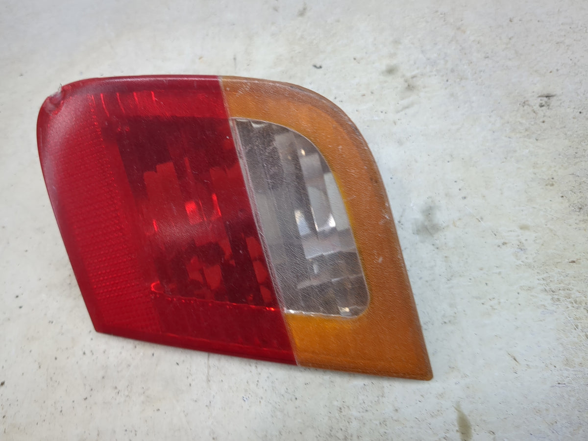 2002-2005 Bmw 325i Passenger Right Side Deck Lid Mounted Tail Light - Oemusedautoparts1.com
