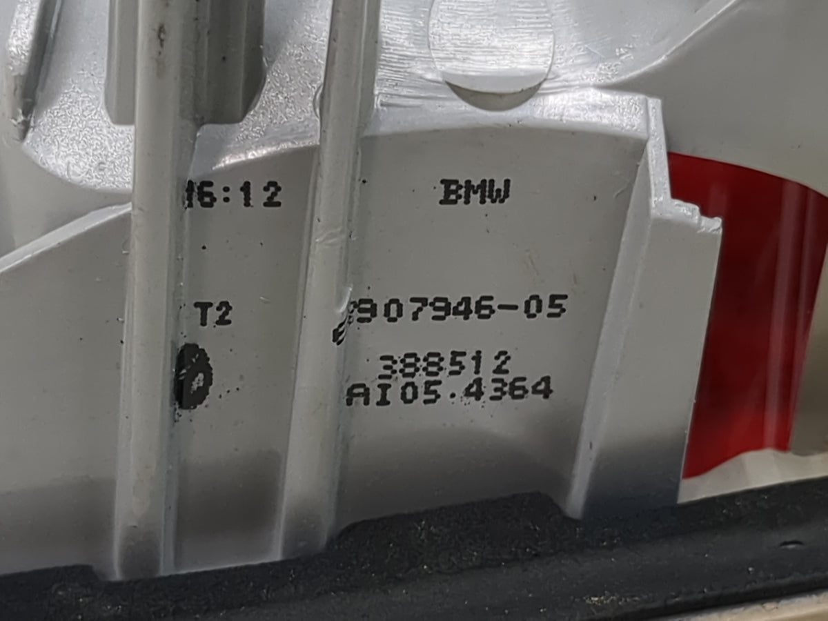 2002-2005 Bmw 325i Passenger Right Side Deck Lid Mounted Tail Light - Oemusedautoparts1.com