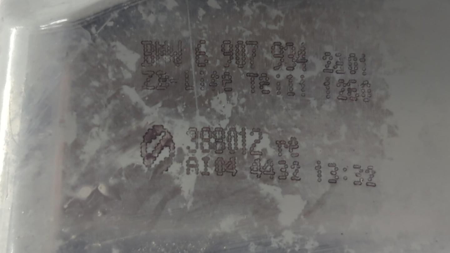 2002-2005 Bmw 325i Tail Light Assembly Passenger Right OEM P/N:6 907 934 6 946 534 Fits Fits 2002 2003 2004 2005 OEM Used Au