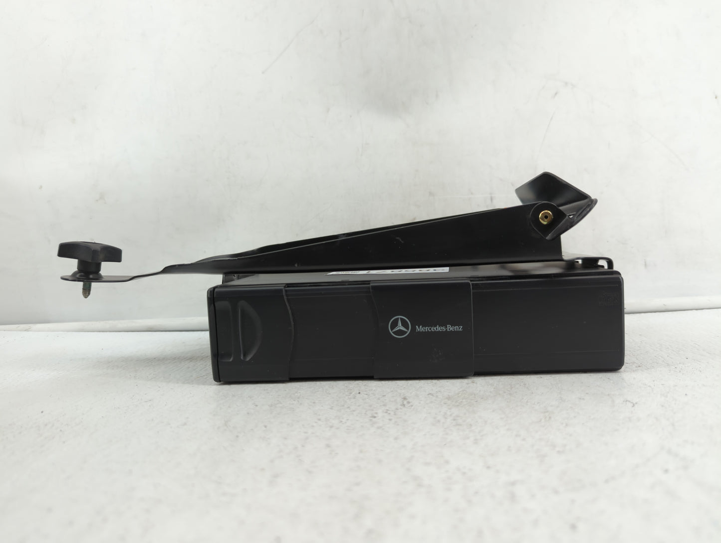 2002-2005 Bmw 325i Radio AM FM Cd Player Receiver Replacement P/N:A 163 820 15 89 D5150Z-0L0051 Fits Fits 2002 2003 2004 200